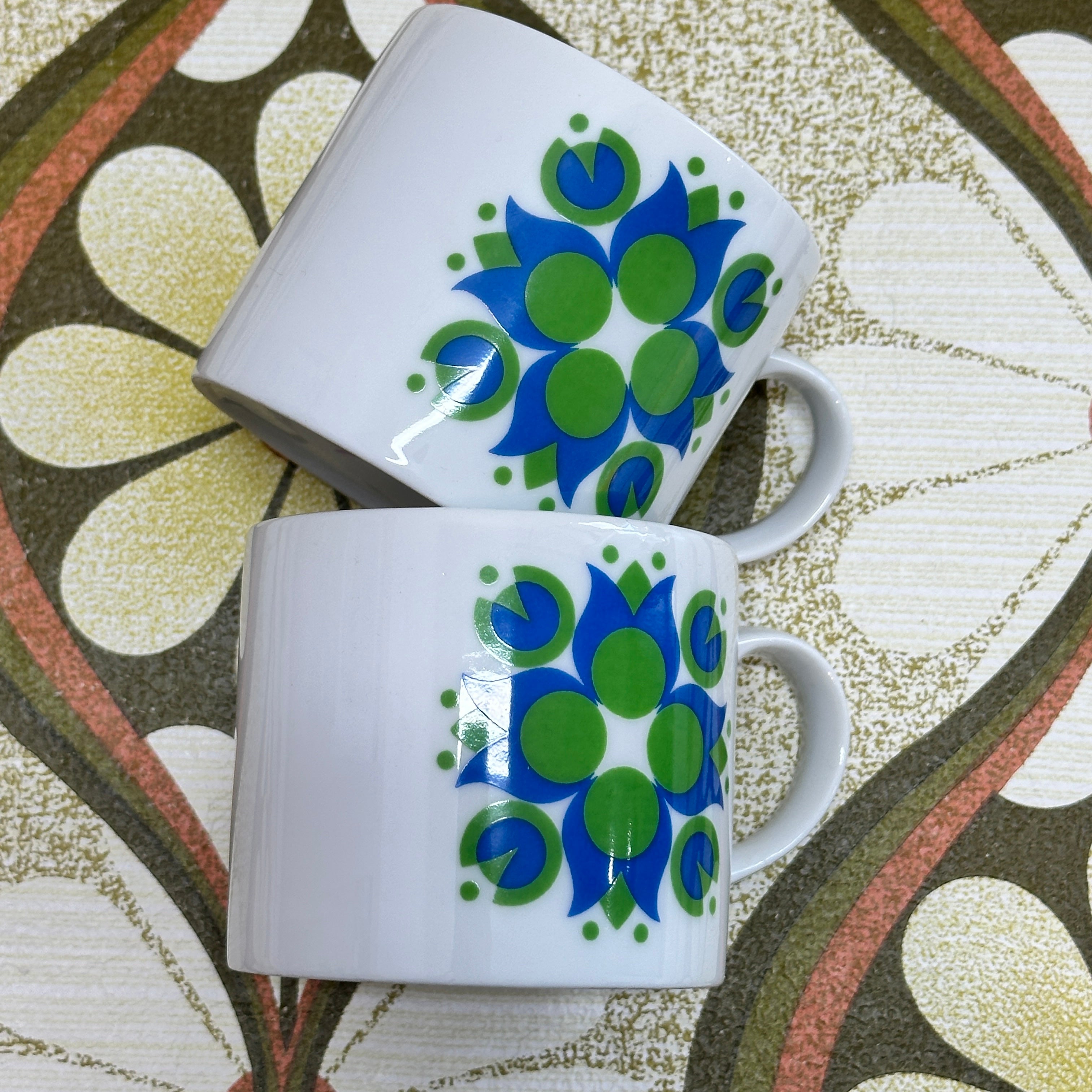 Pair of Cute Vintage Mugs JAPAN