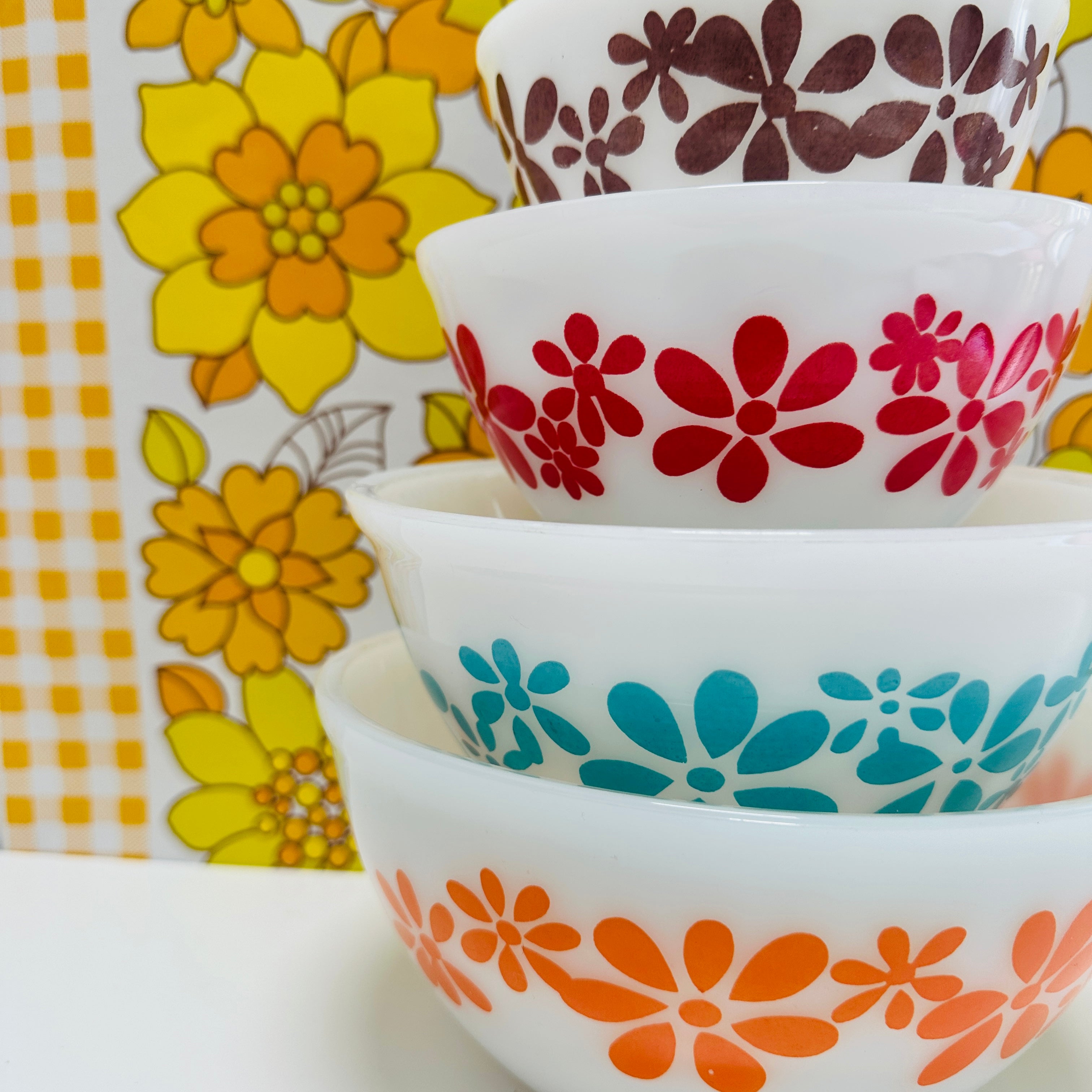 Vintage Agee Pyrex Daisy Chain Mixing Bowl Set COLLECTABLE