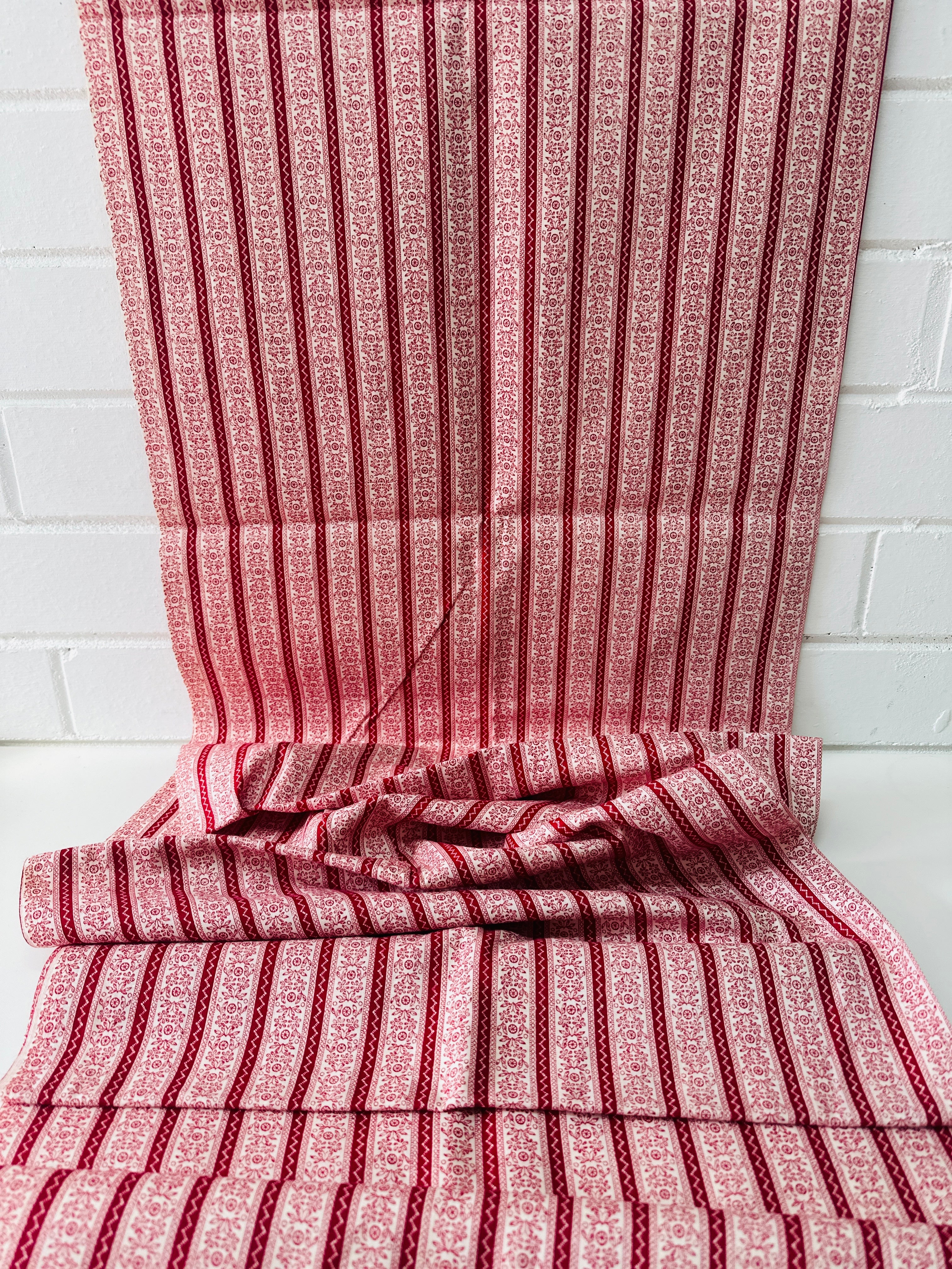 220cms. Sweet Vintage Red Cotton Floral Fabric Stripes