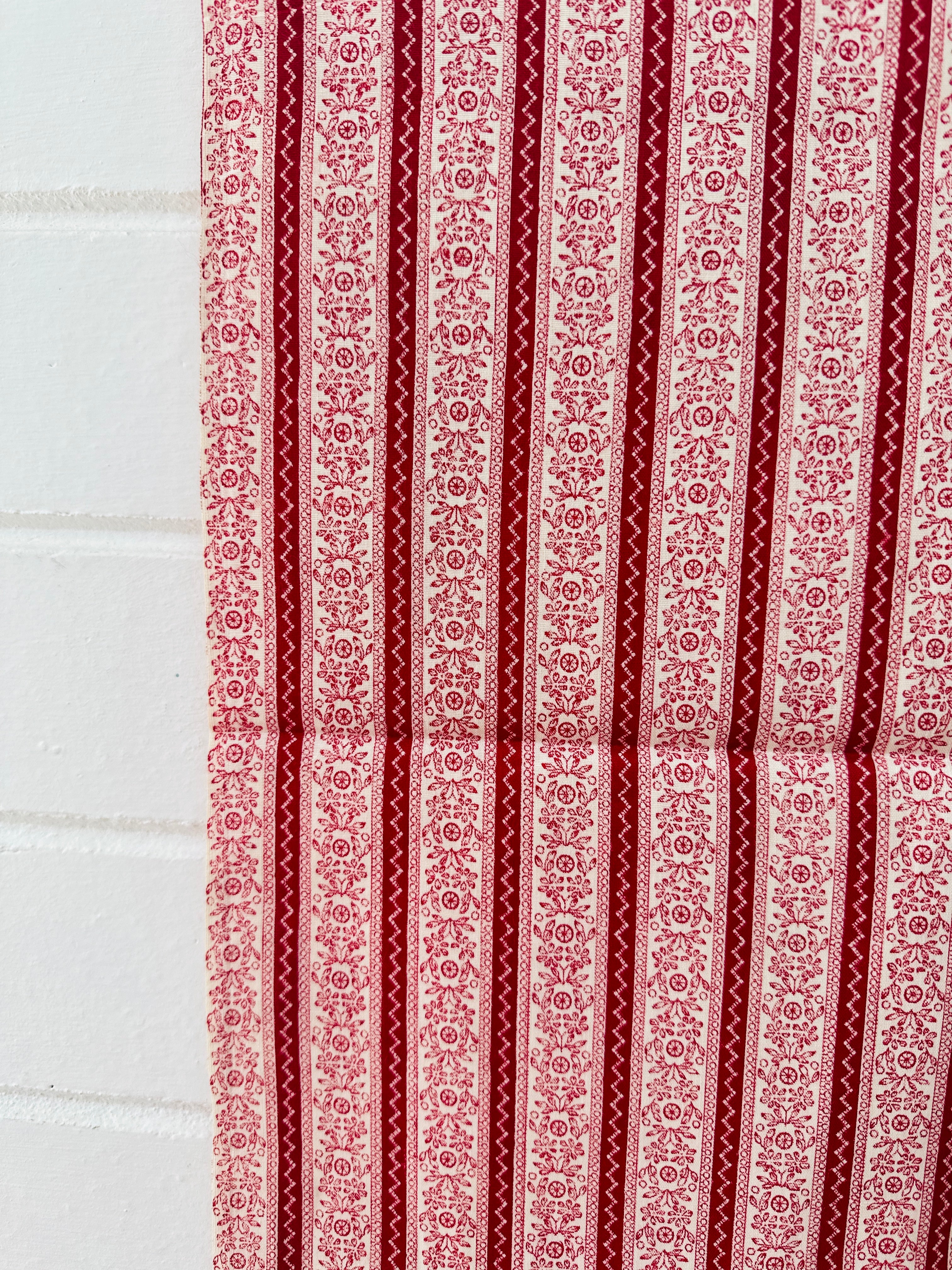 220cms. Sweet Vintage Red Cotton Floral Fabric Stripes