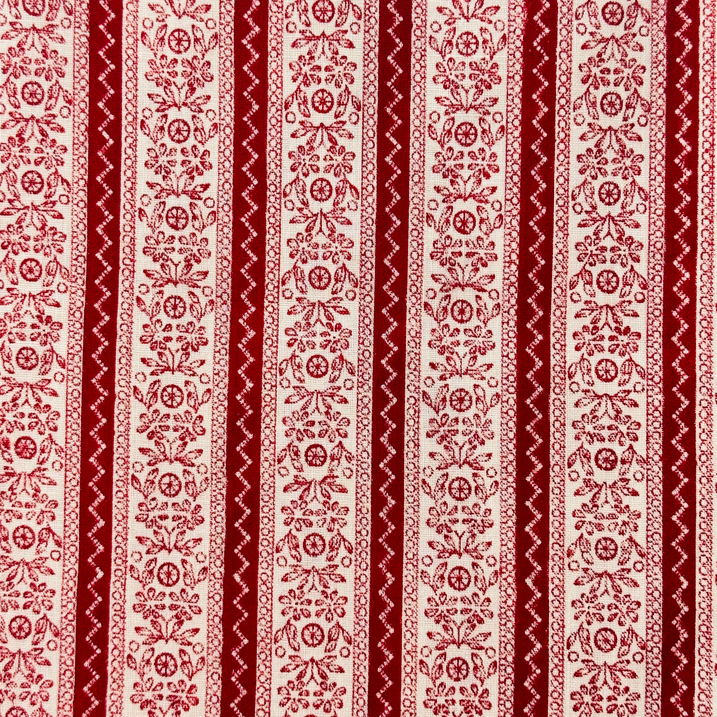 220cms. Sweet Vintage Red Cotton Floral Fabric Stripes