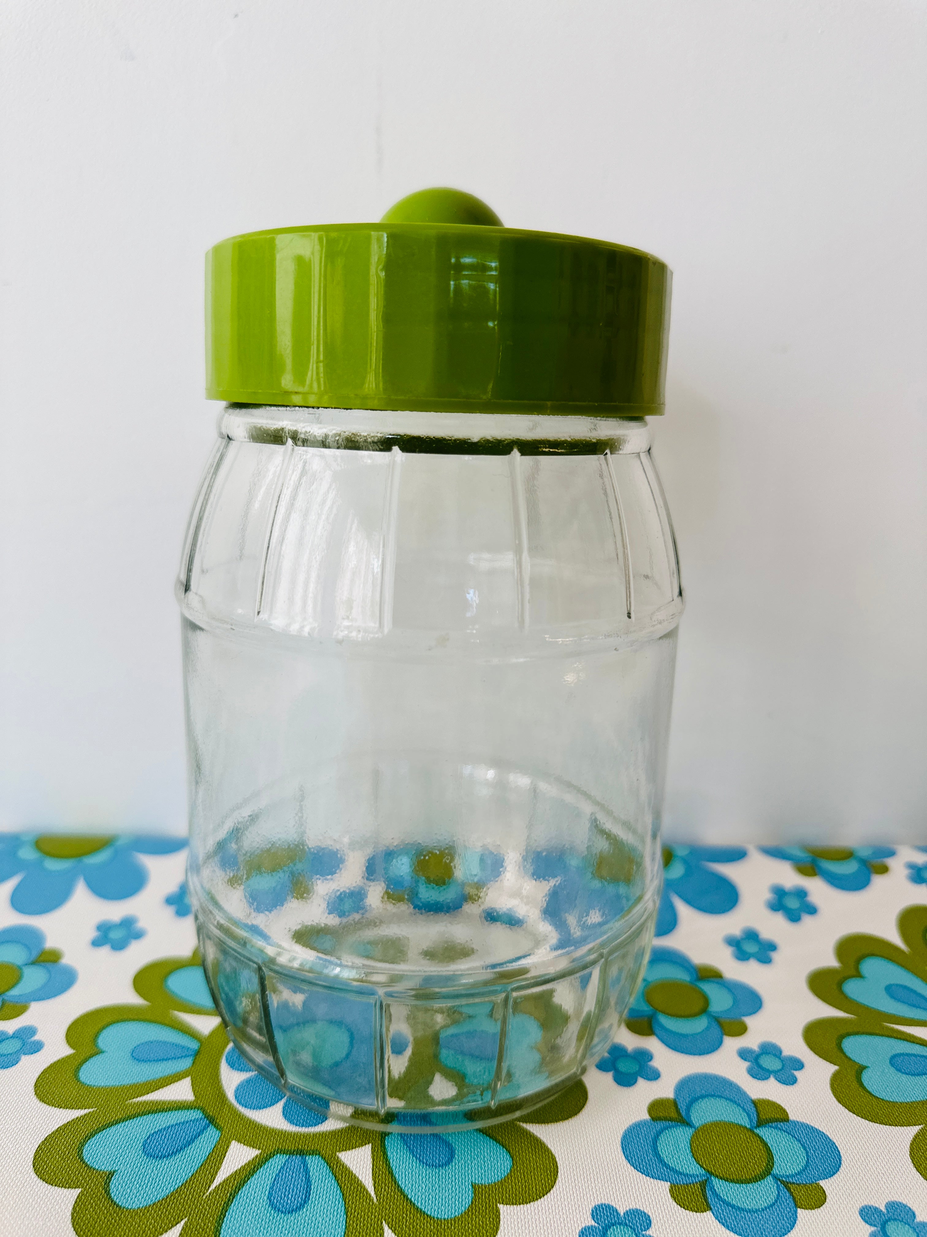 RETRO Glass JAR with Green Plastic LID