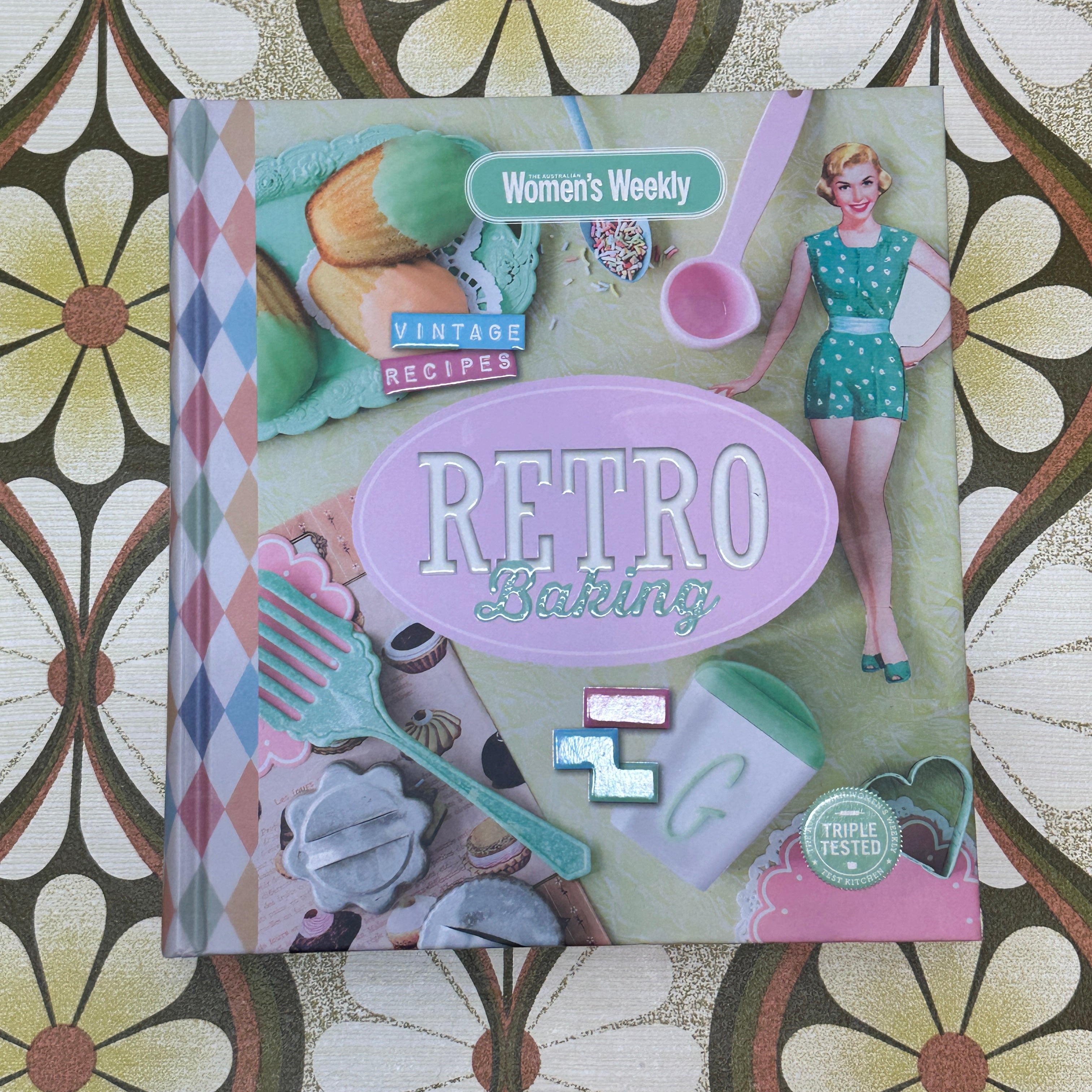 Retro Backing WOMEN's Weekly