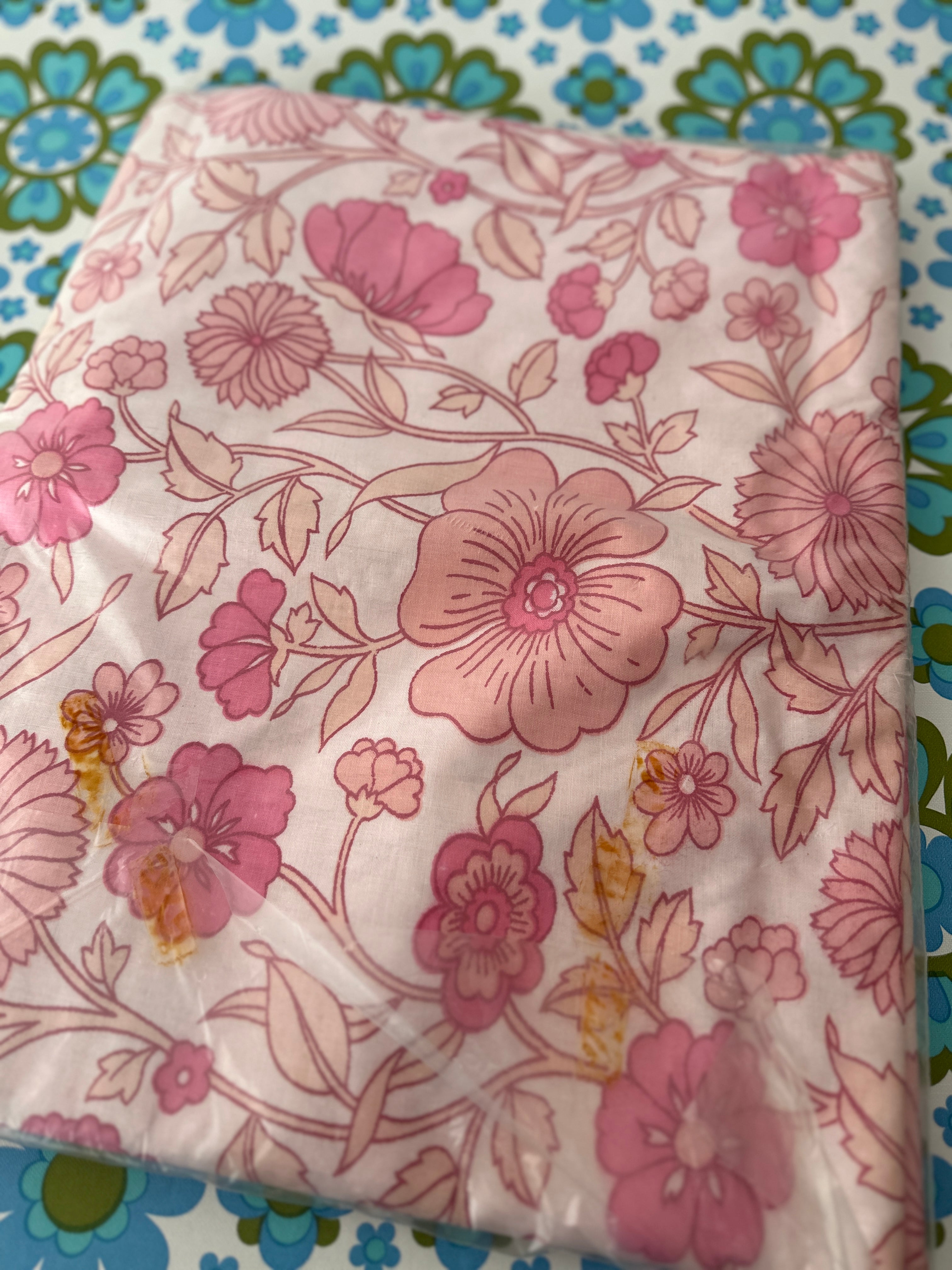 One RETRO Bright Pink Cotton SHEET All Cotton