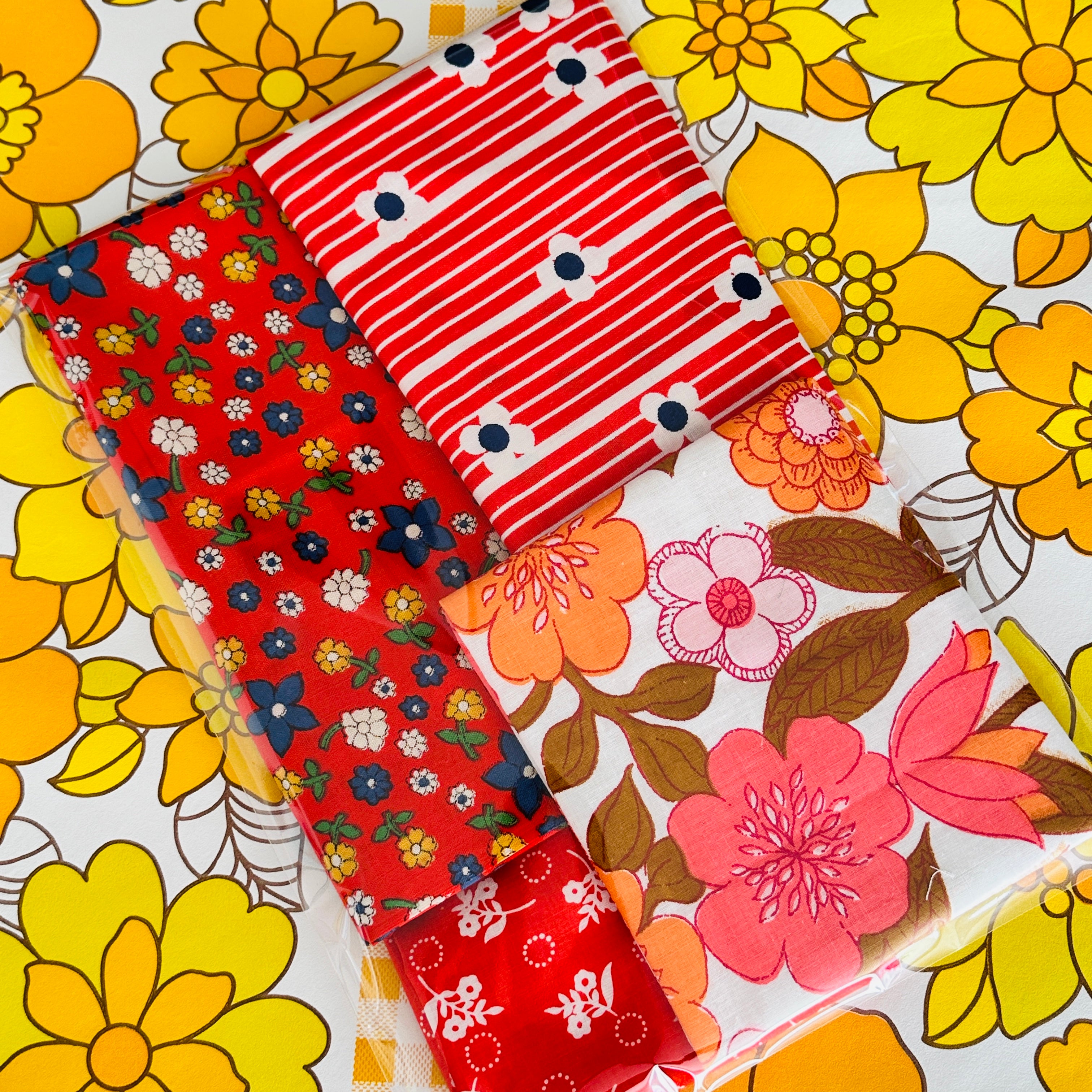Mixed Fabric Pack AS IS Vintage Cotton Reds & Pinks