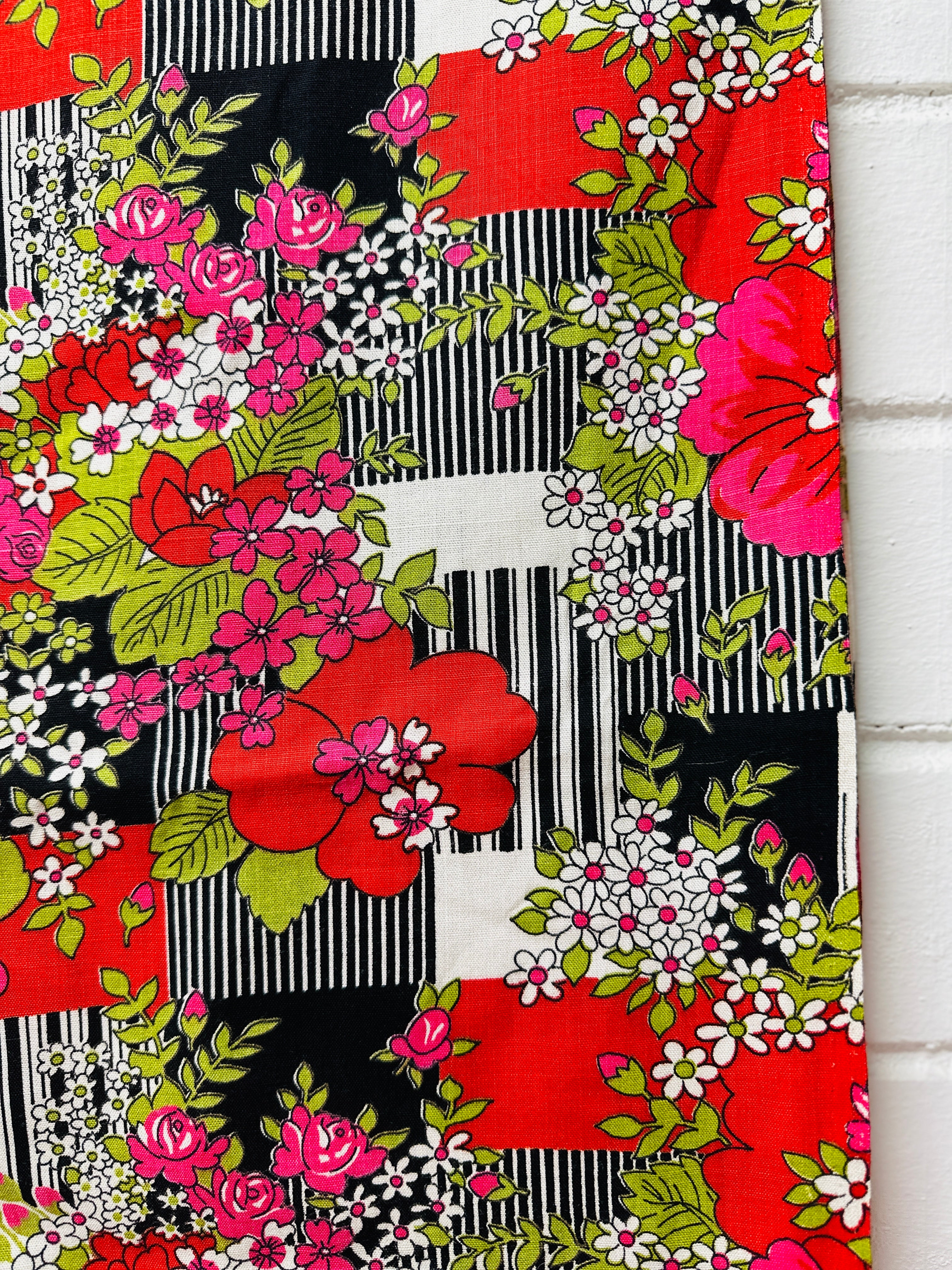 200cms Simply Stunning VINTAGE Cotton Fabric Bright Reds & Pinks