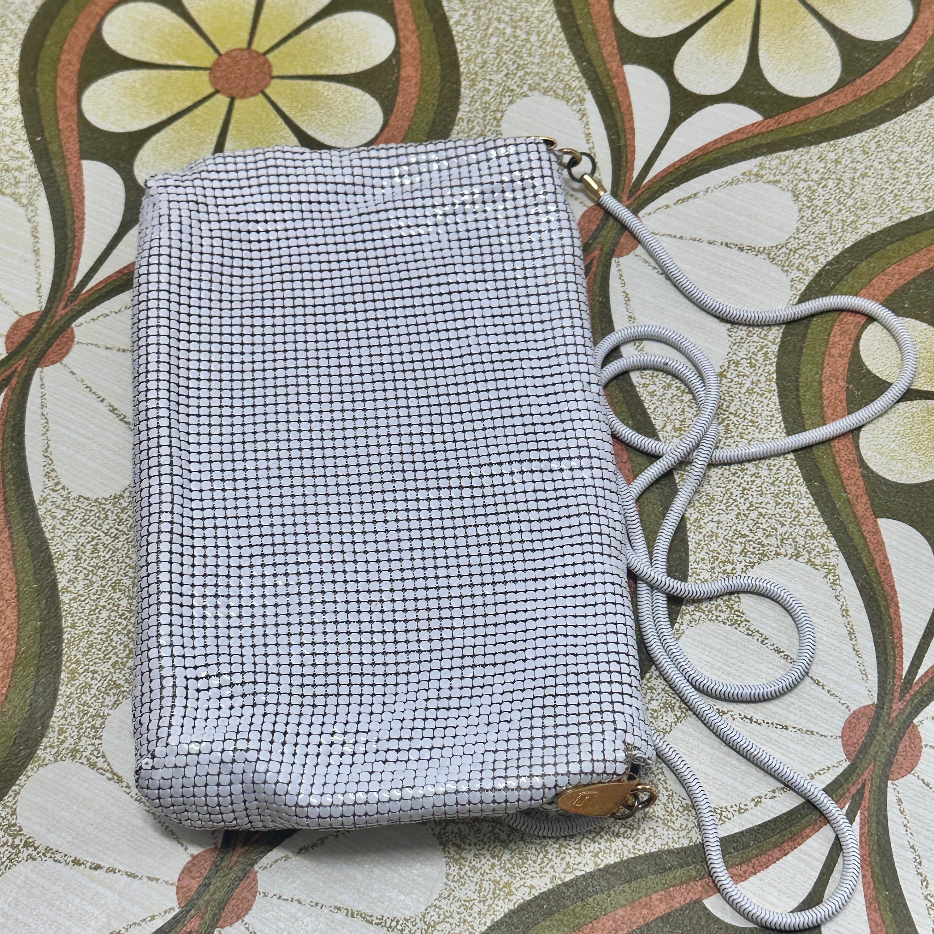 Bright WHITE Vintage GLOMESH Handbag Collectable