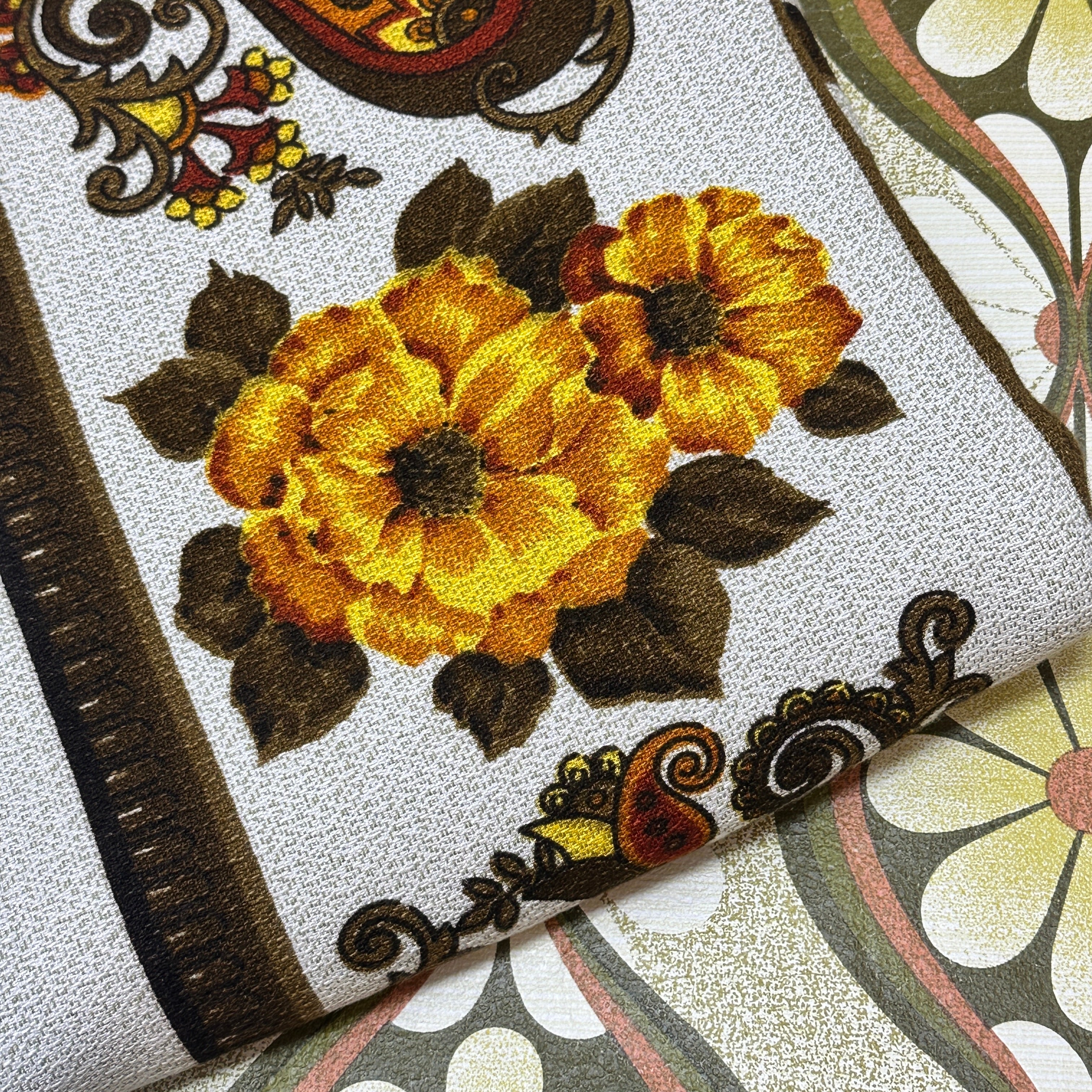 Vintage Tablecloth BEAUTIFUL