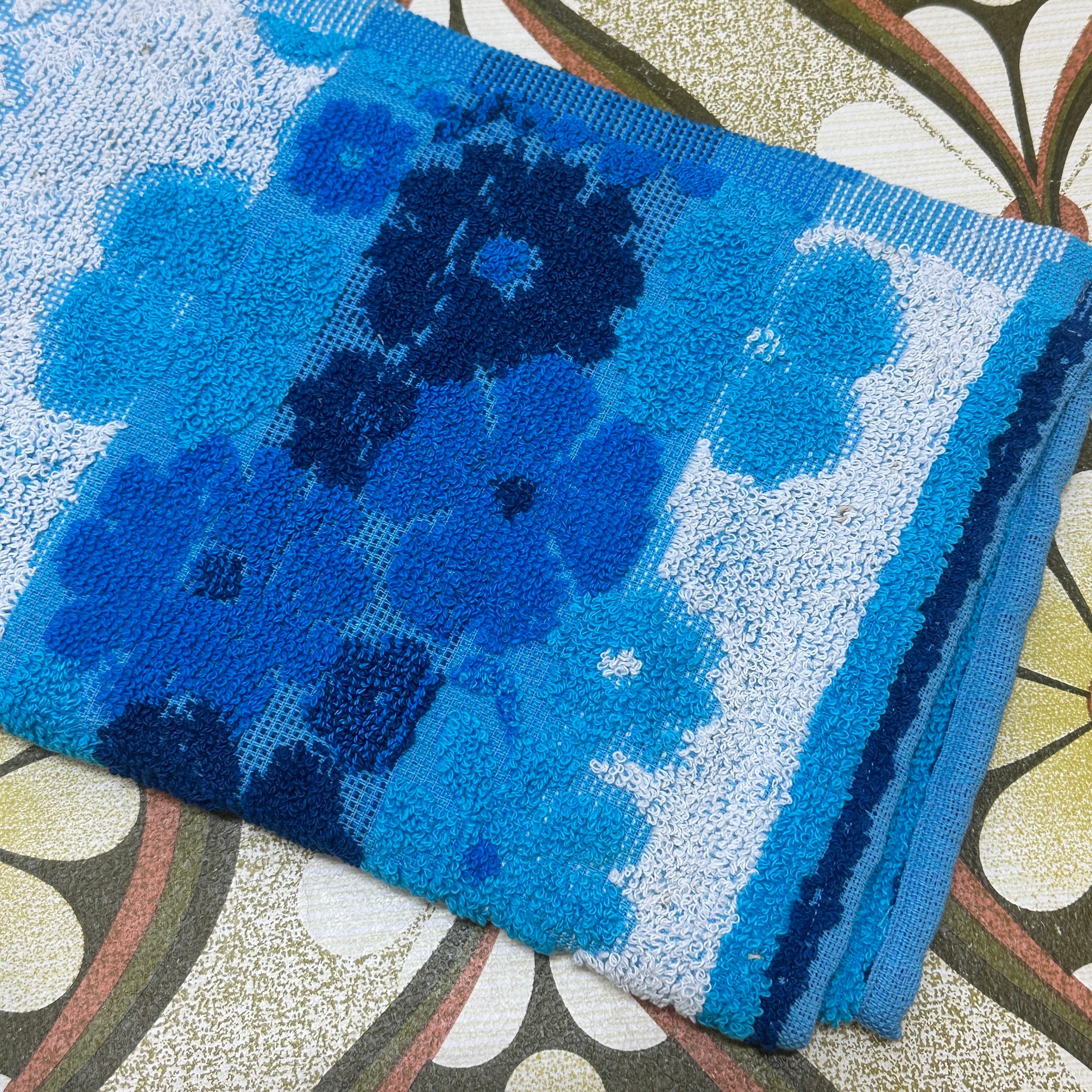 New Old Stock Vintage Hand Towel GORGEOUS