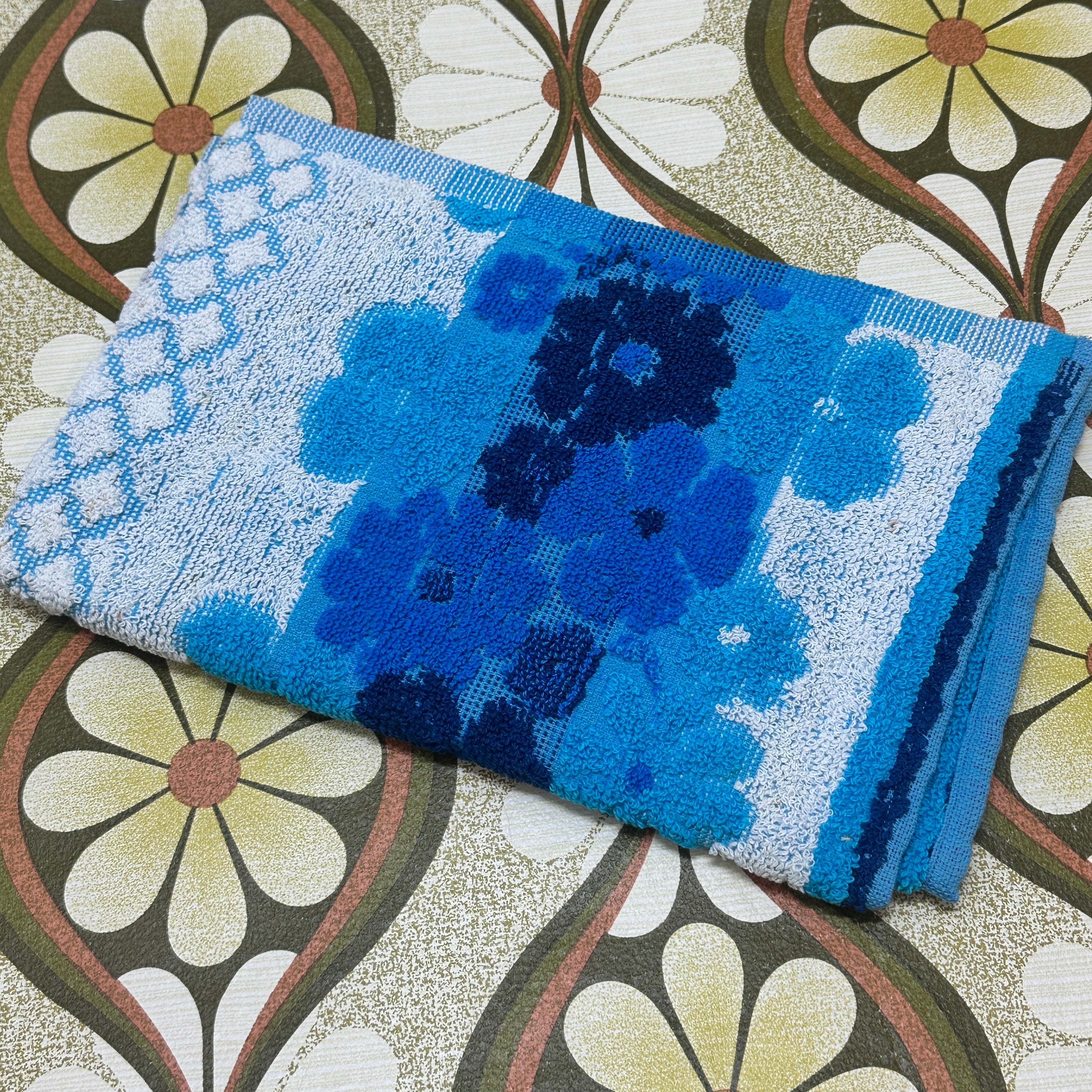 New Old Stock Vintage Hand Towel GORGEOUS