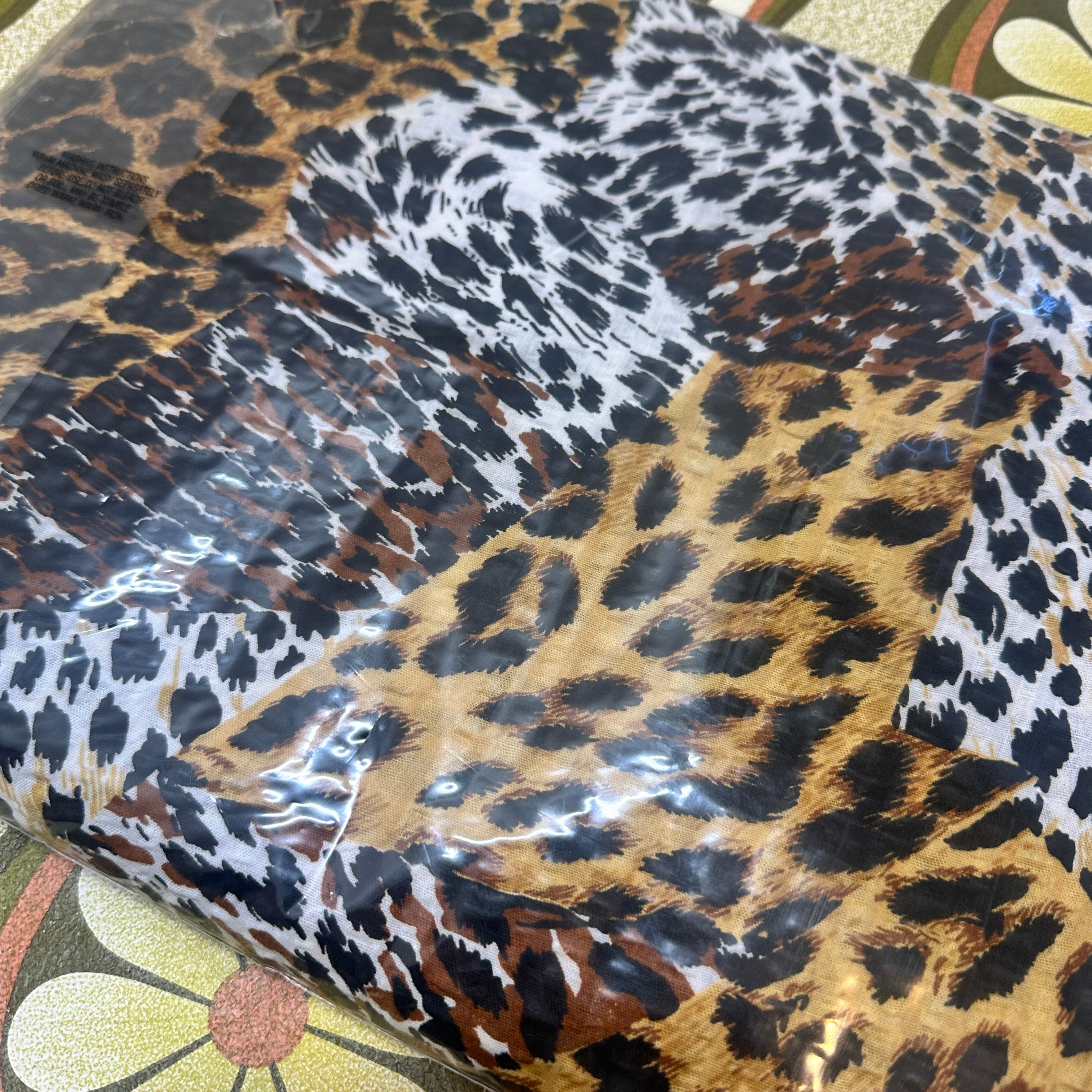 TUDOR Rose Tablecloth Cotton UNUSED Vintage