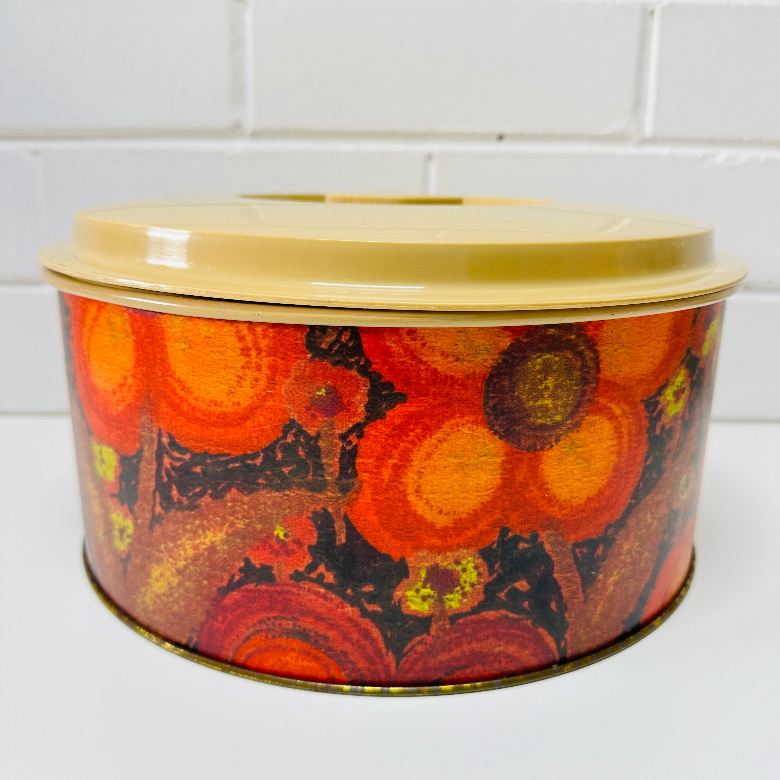 Excellent Condition Large Floral WILLOW Tin RETRO Vintage