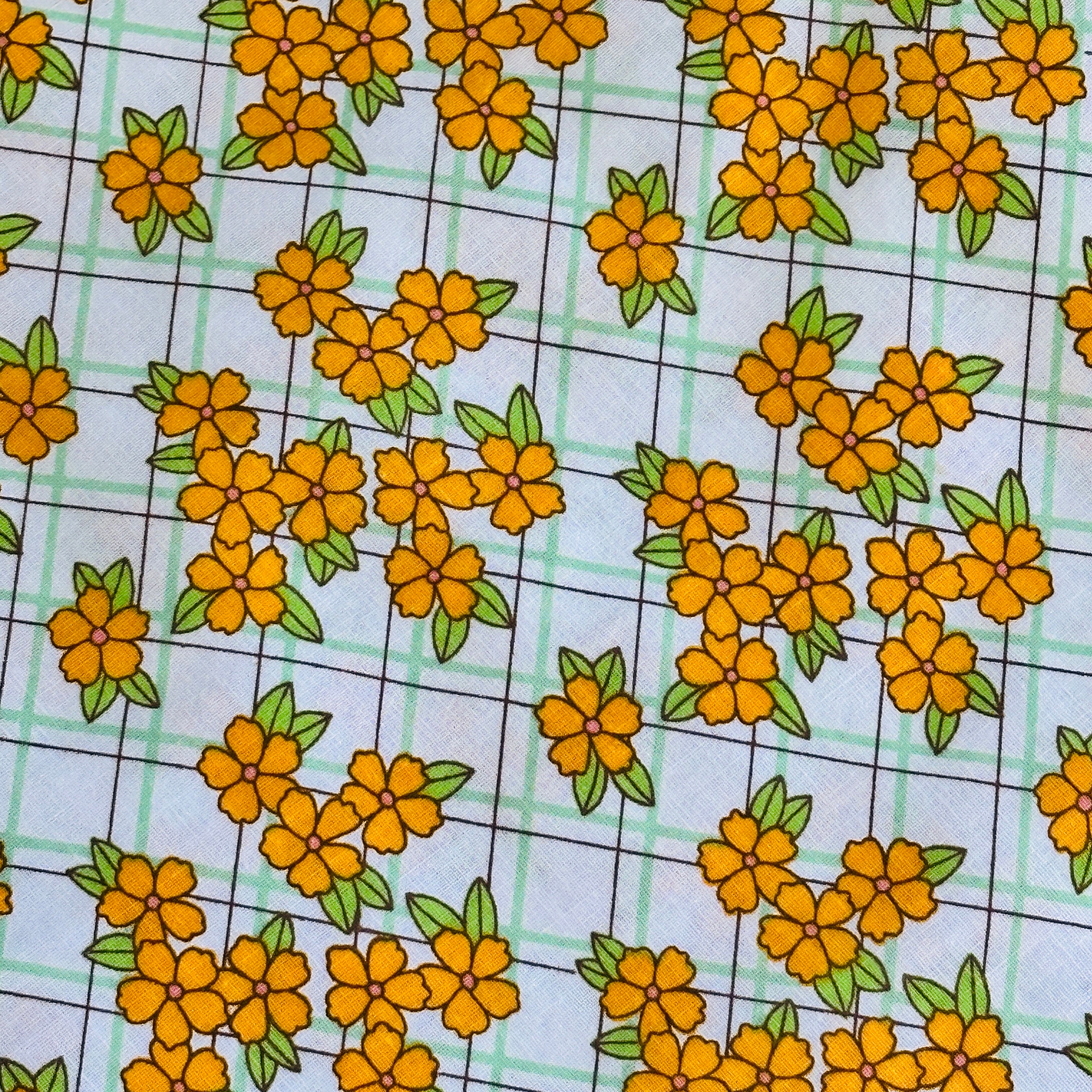 100cms Beautiful Vintage Cotton Fabric YELLOW Floral