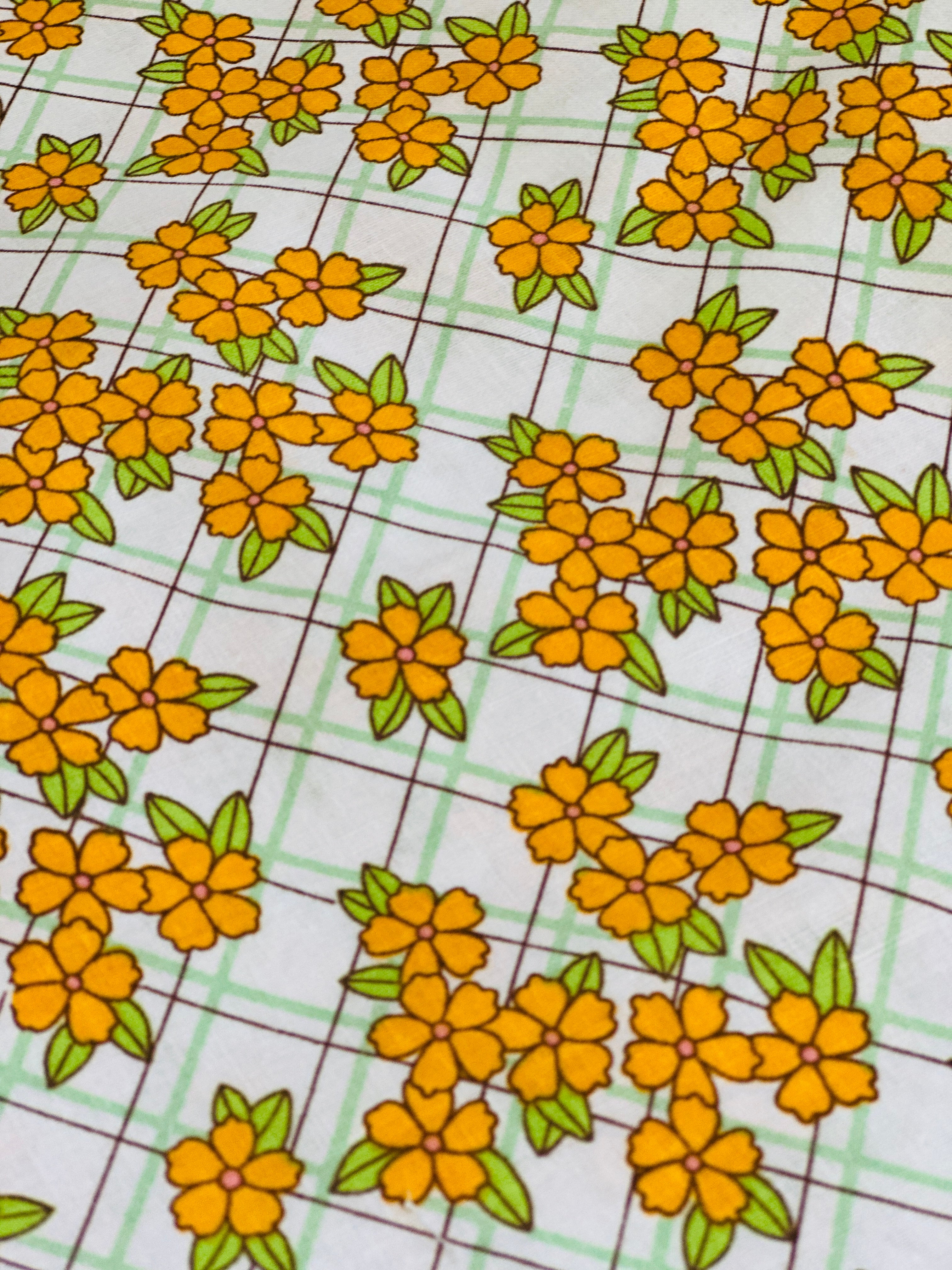 100cms Beautiful Vintage Cotton Fabric YELLOW Floral