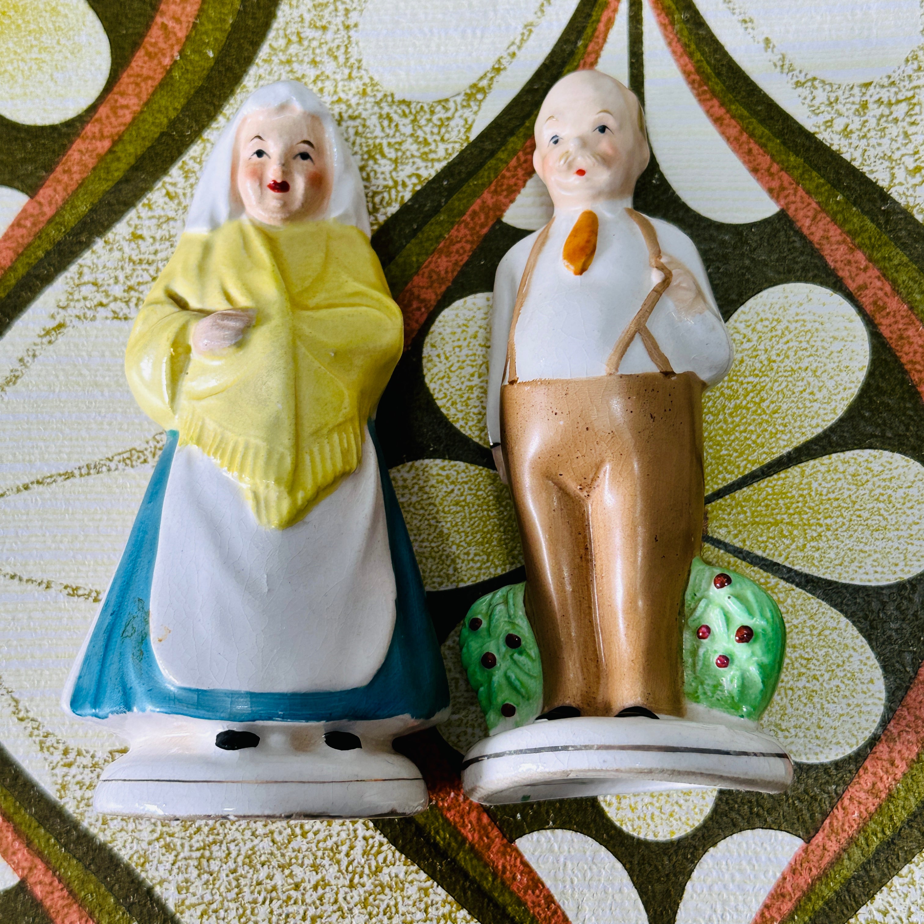 Retro NIKONIKO Japan Turnabout Before & After Married Couple Salt & Pepper