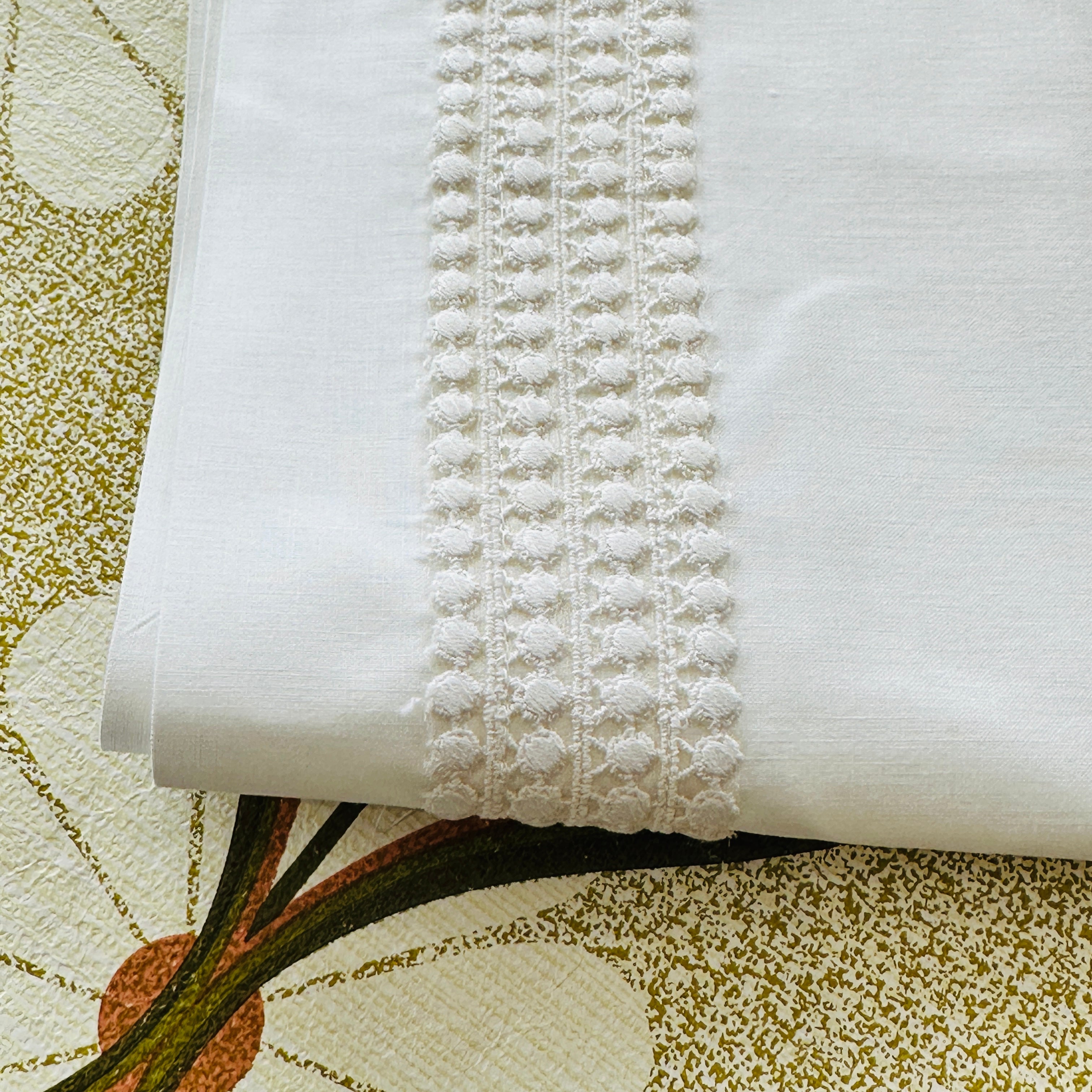 Stunning Vintage Linen Pillow Cases PAIR Retro