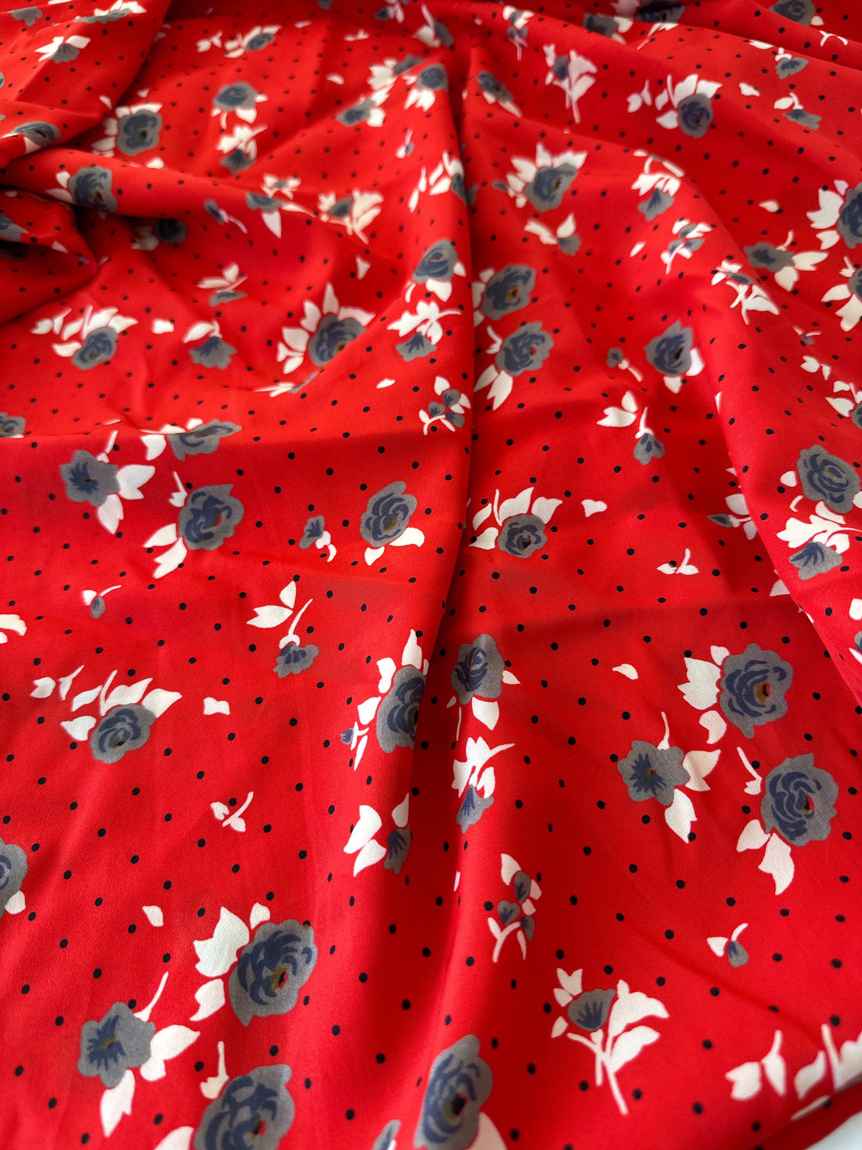 180cms Beautiful Red FLORAL Fabric VINTAGE