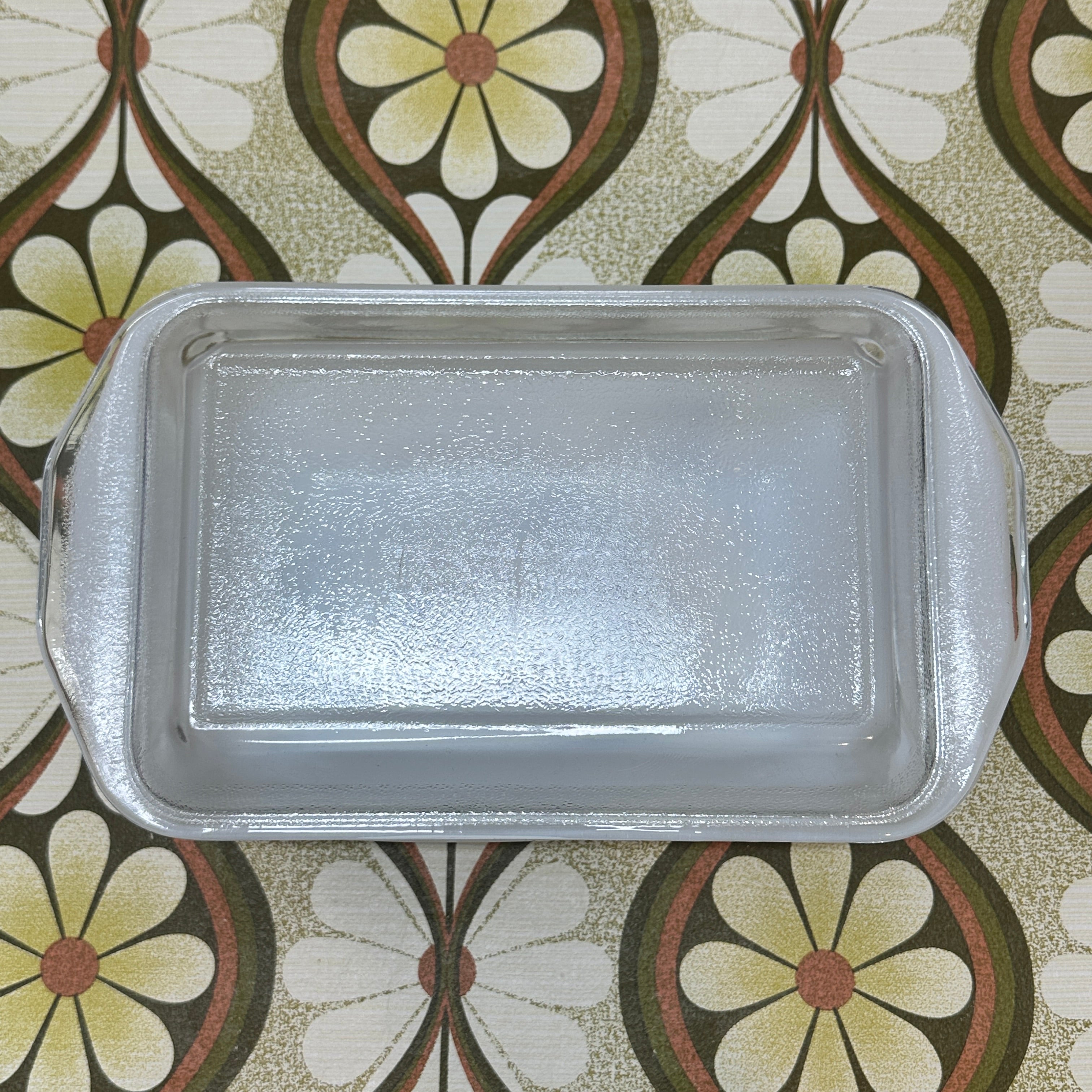Vintage PYREX Casserole Dish Excellent Condition WHITE