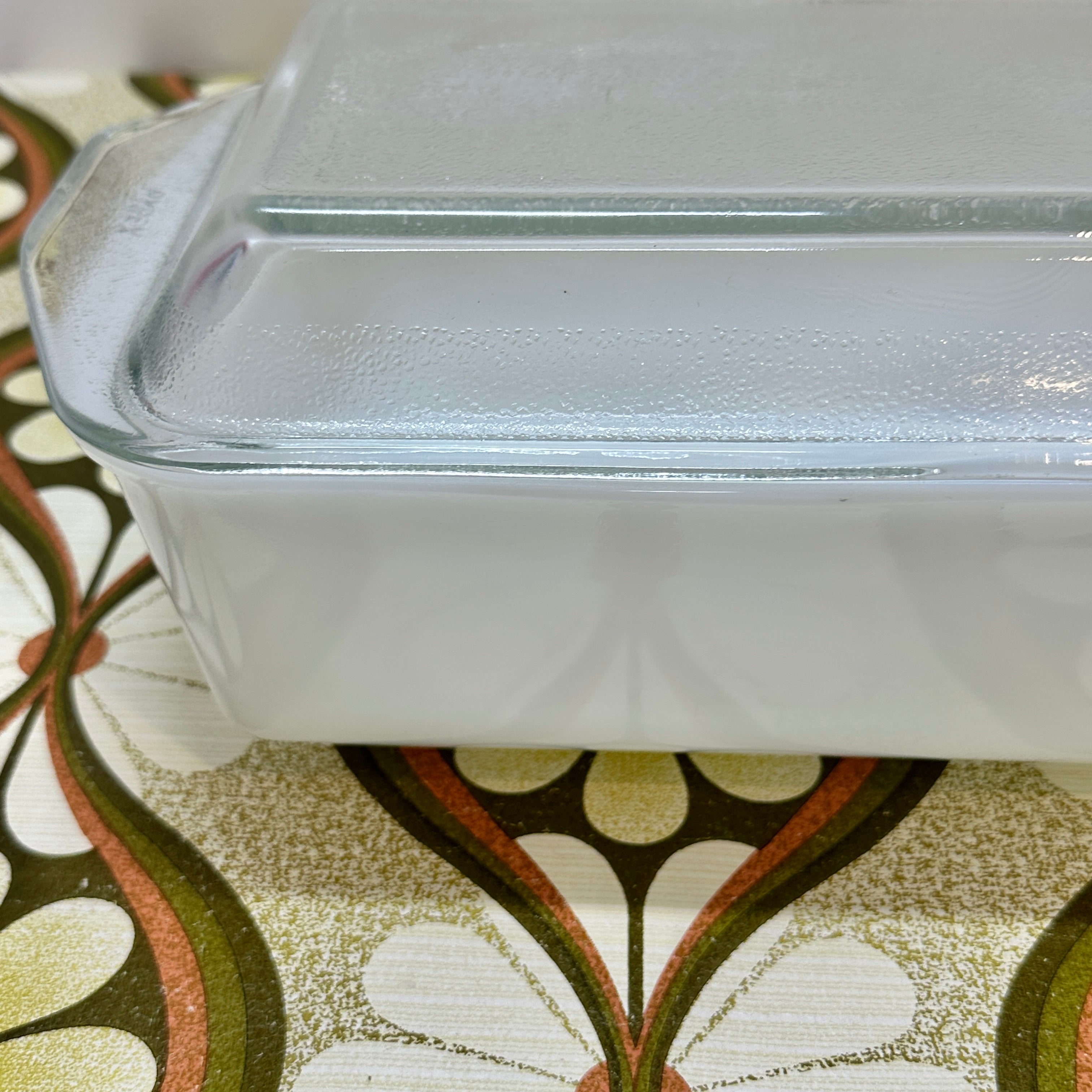 Vintage PYREX Casserole Dish Excellent Condition WHITE