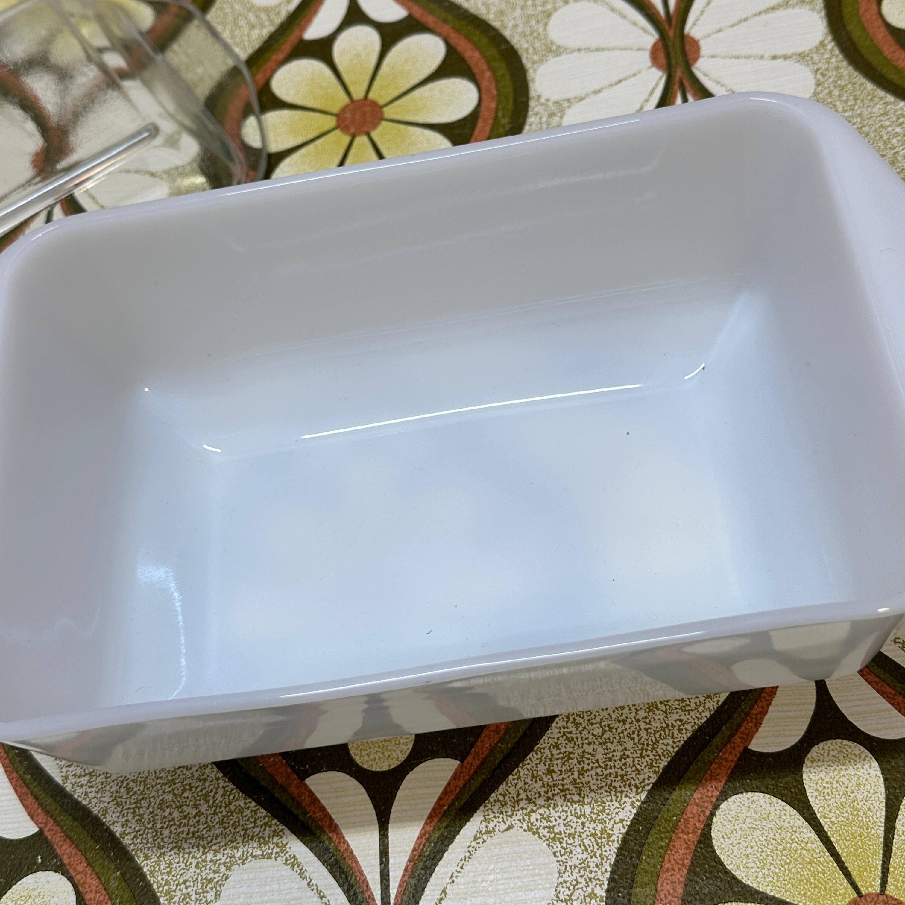 Vintage PYREX Casserole Dish Excellent Condition WHITE