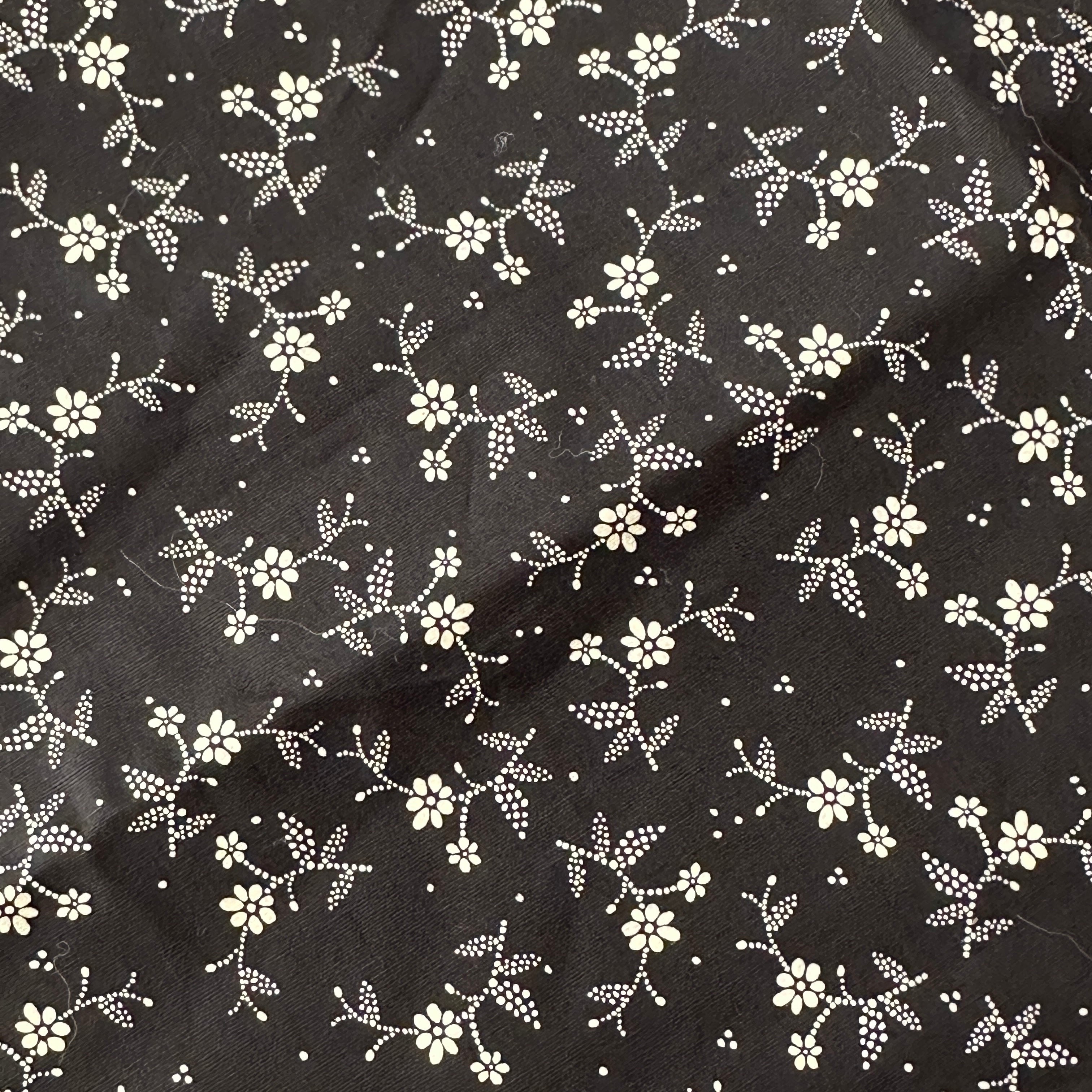 150cms Black FLORAL Fabric Craft Projects MODERN