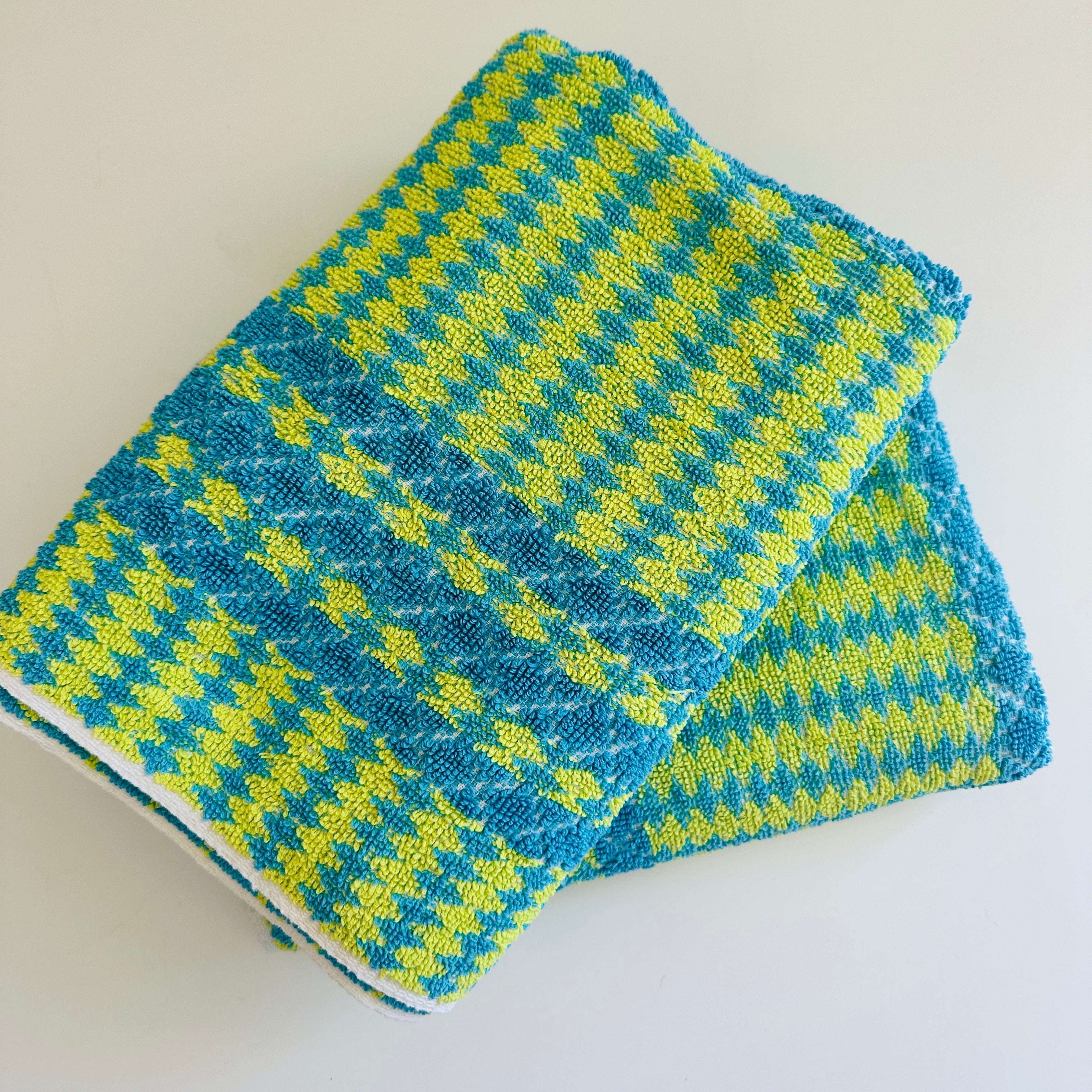 Pair of Vintage Diamond TARA Cotton Bath Towels