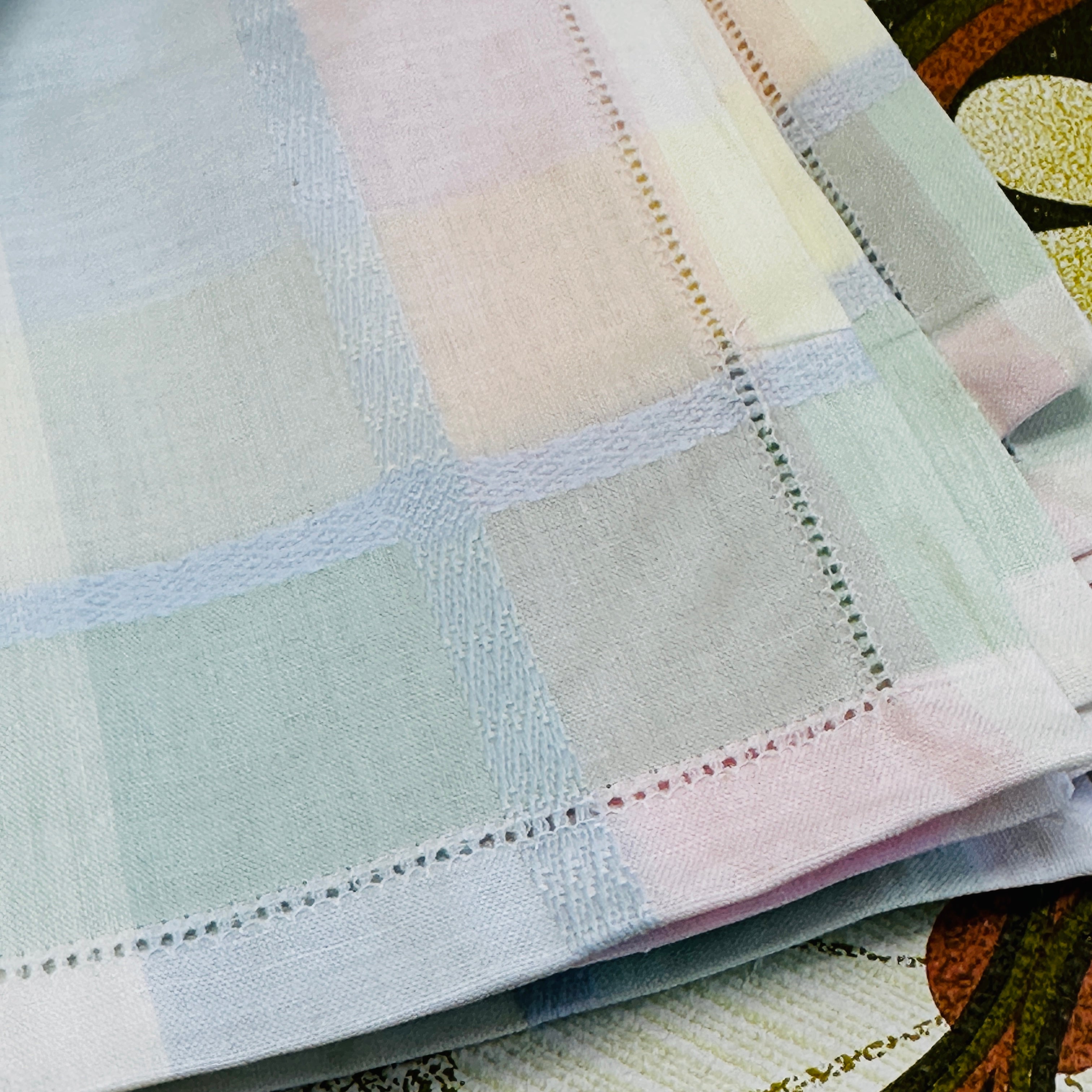 Stunning Set of Unused Vintage Napkins Serviettes EIGHT