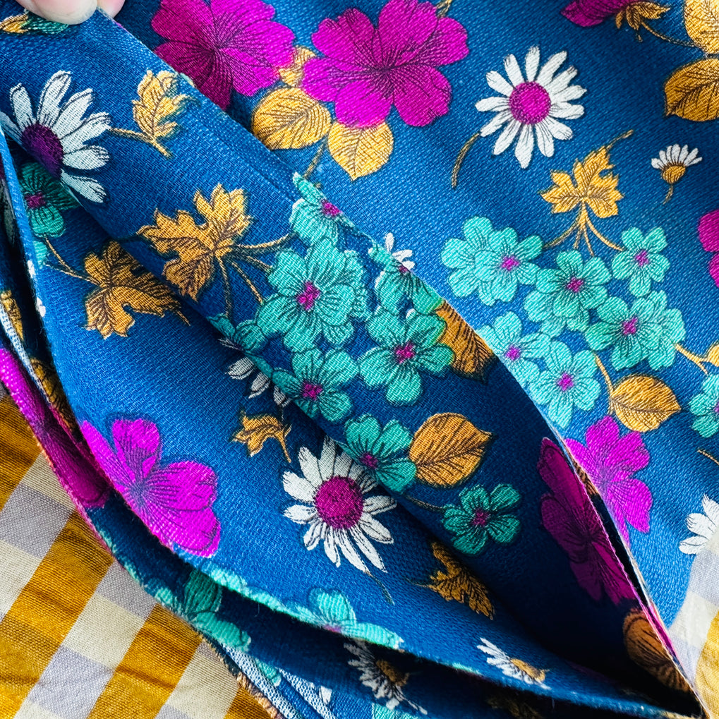 275cms Rare Vintage 100% Cotton Floral Fabric