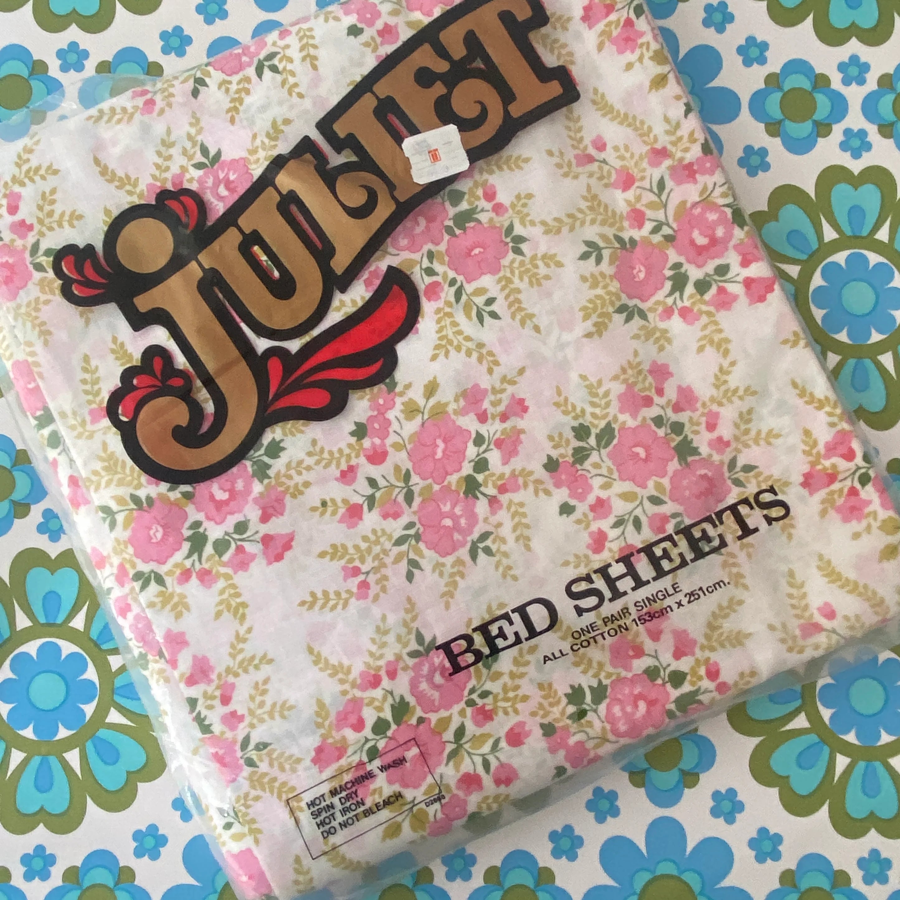 251cms Juliet Sheet Cotton Fabric Vintage Floral