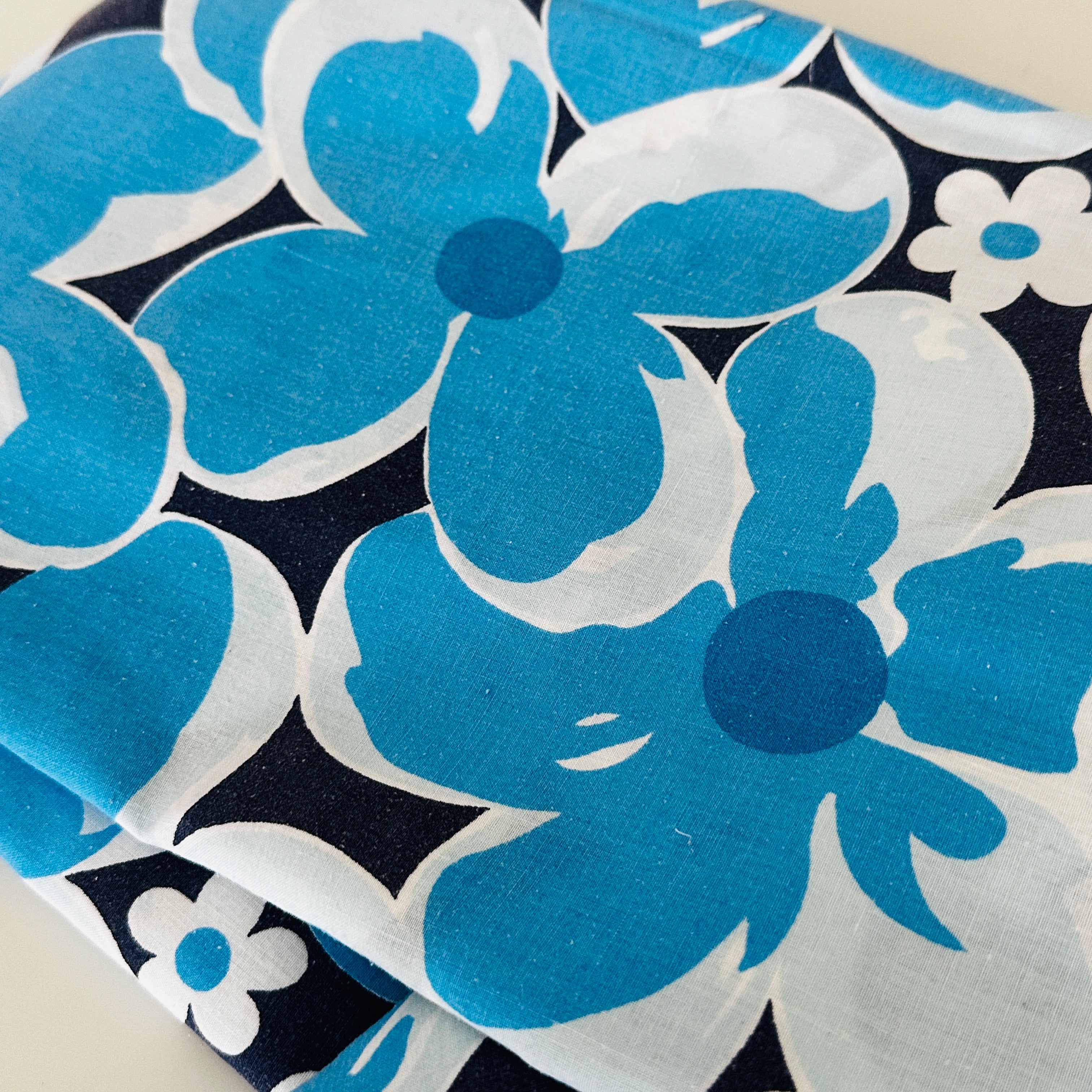Vintage Cotton Bold Floral Sheet