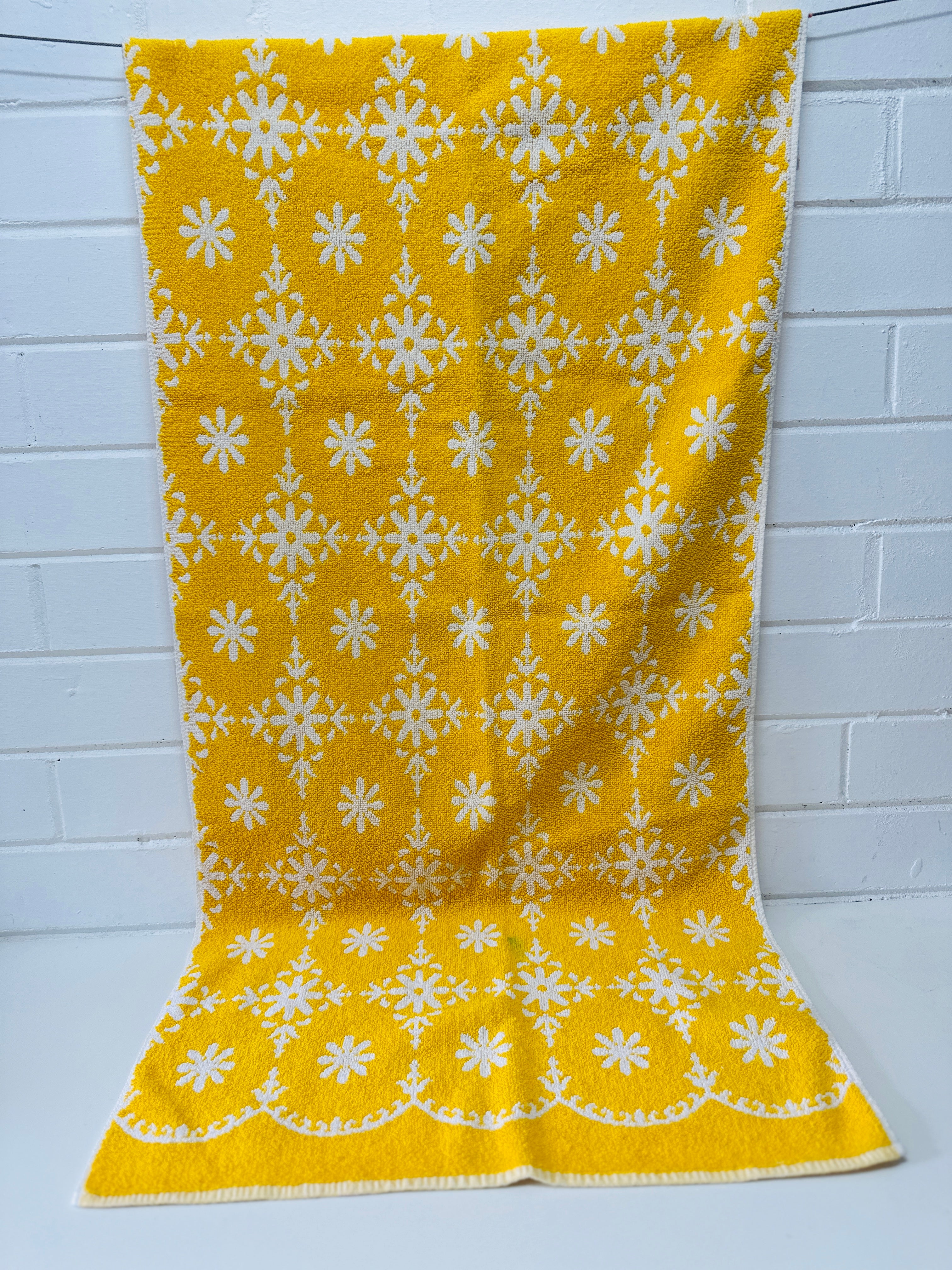 Yellow & White Floral Bath Towel VIntage PALM BEACH # 2