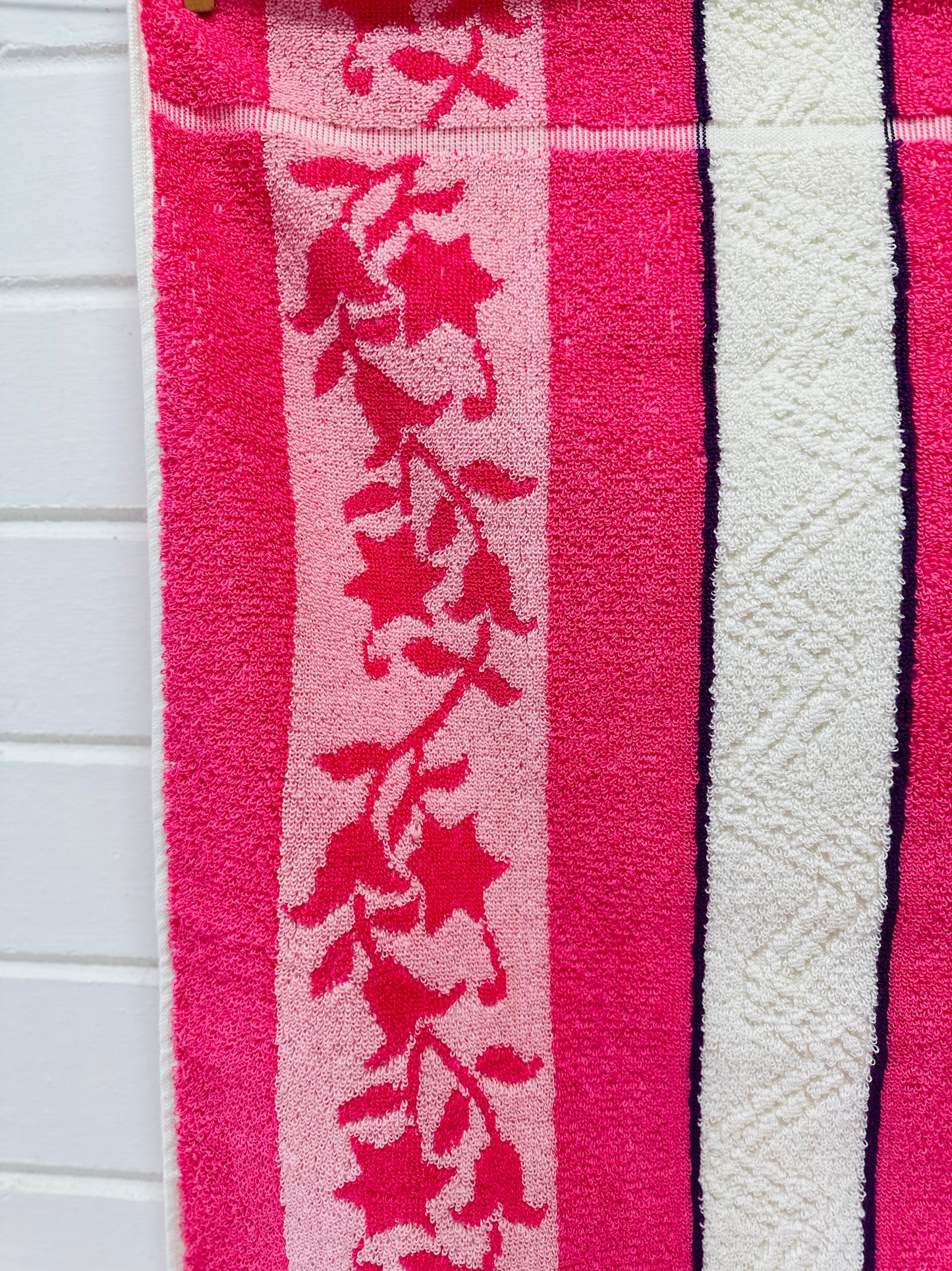 PRETTY  Pink Vintage Dri Glo Bath Towel UNUSED