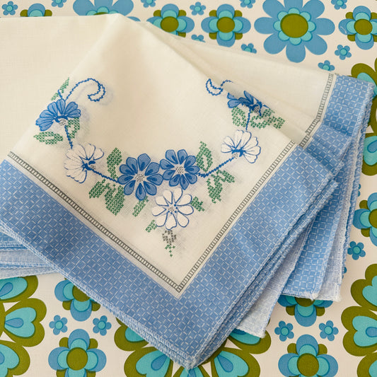 UNUSED Vintage Napkins Serviettes Blue & White