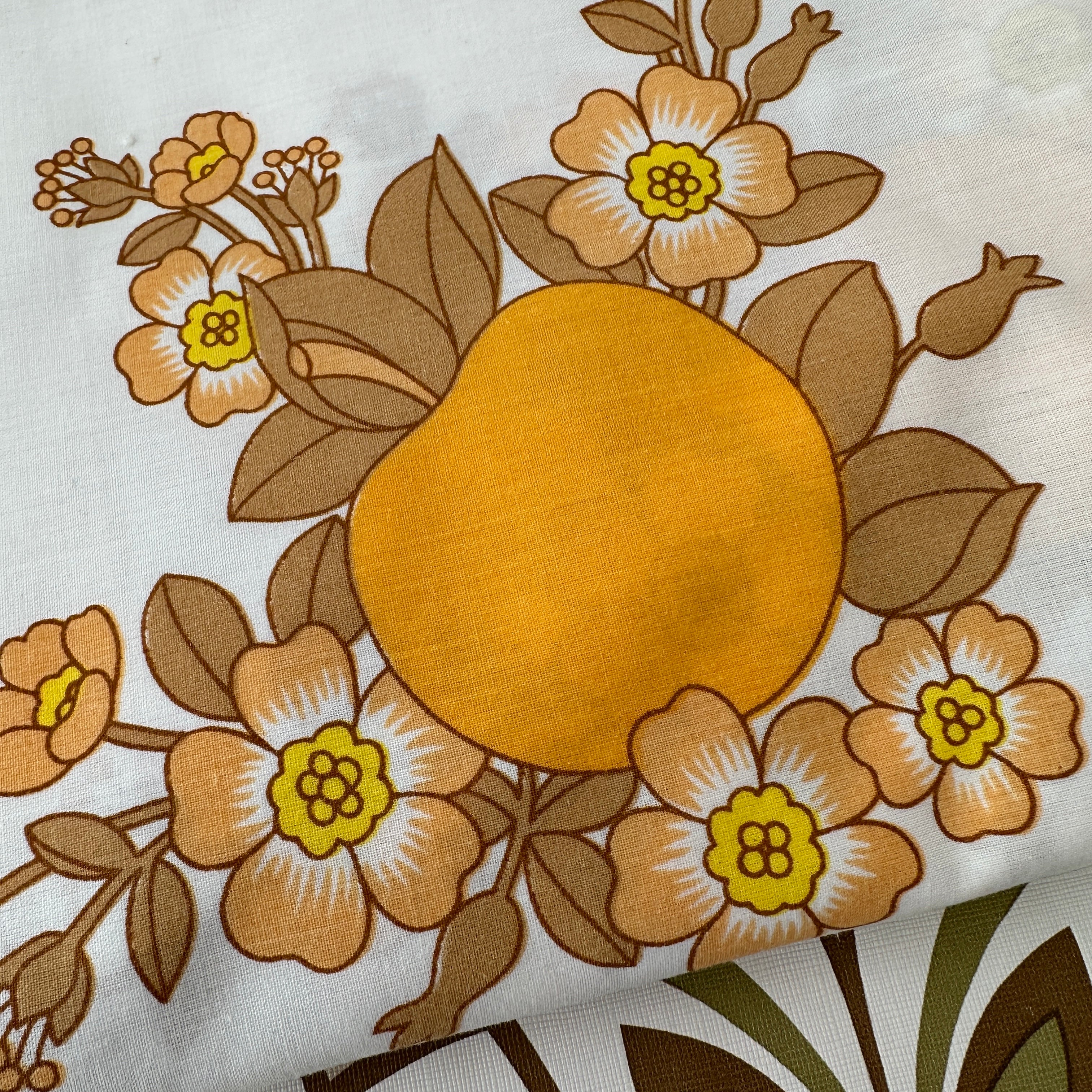 FAB Vintage Retro Table Cloth 70's Dinner Party