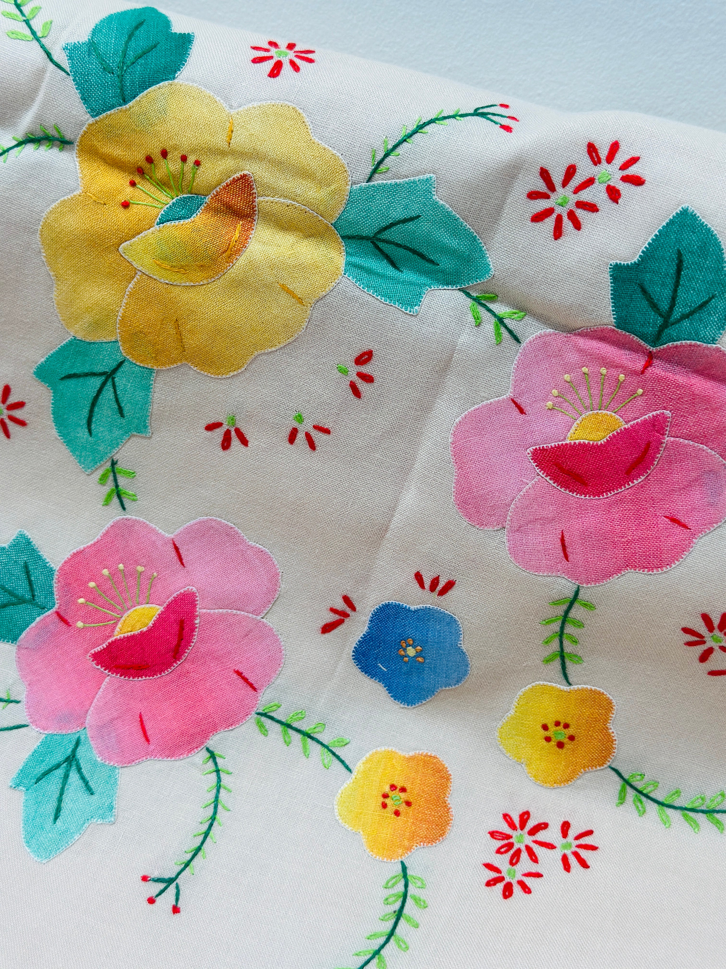 STUNNING Vintage Tablecloth Handmade NAPKINS Large