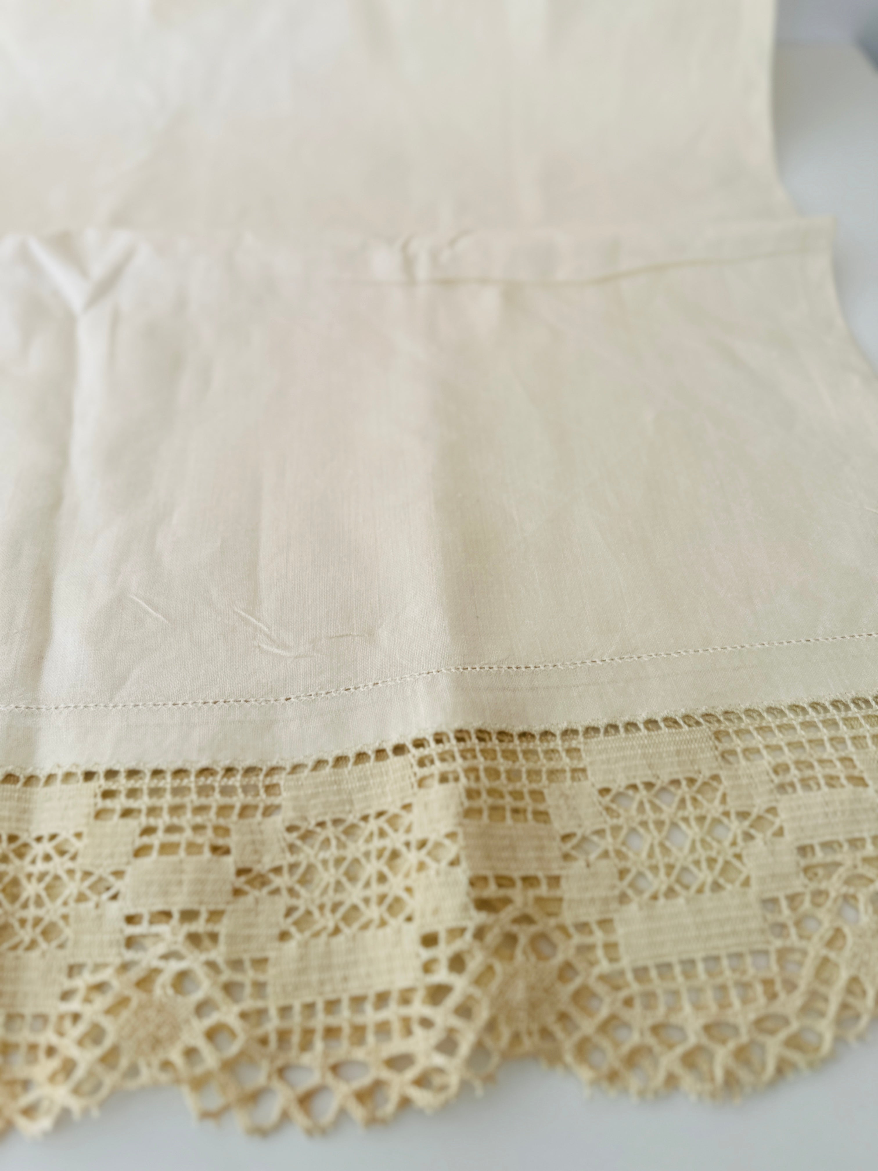 STUNNING Thick Linen Table Cloth