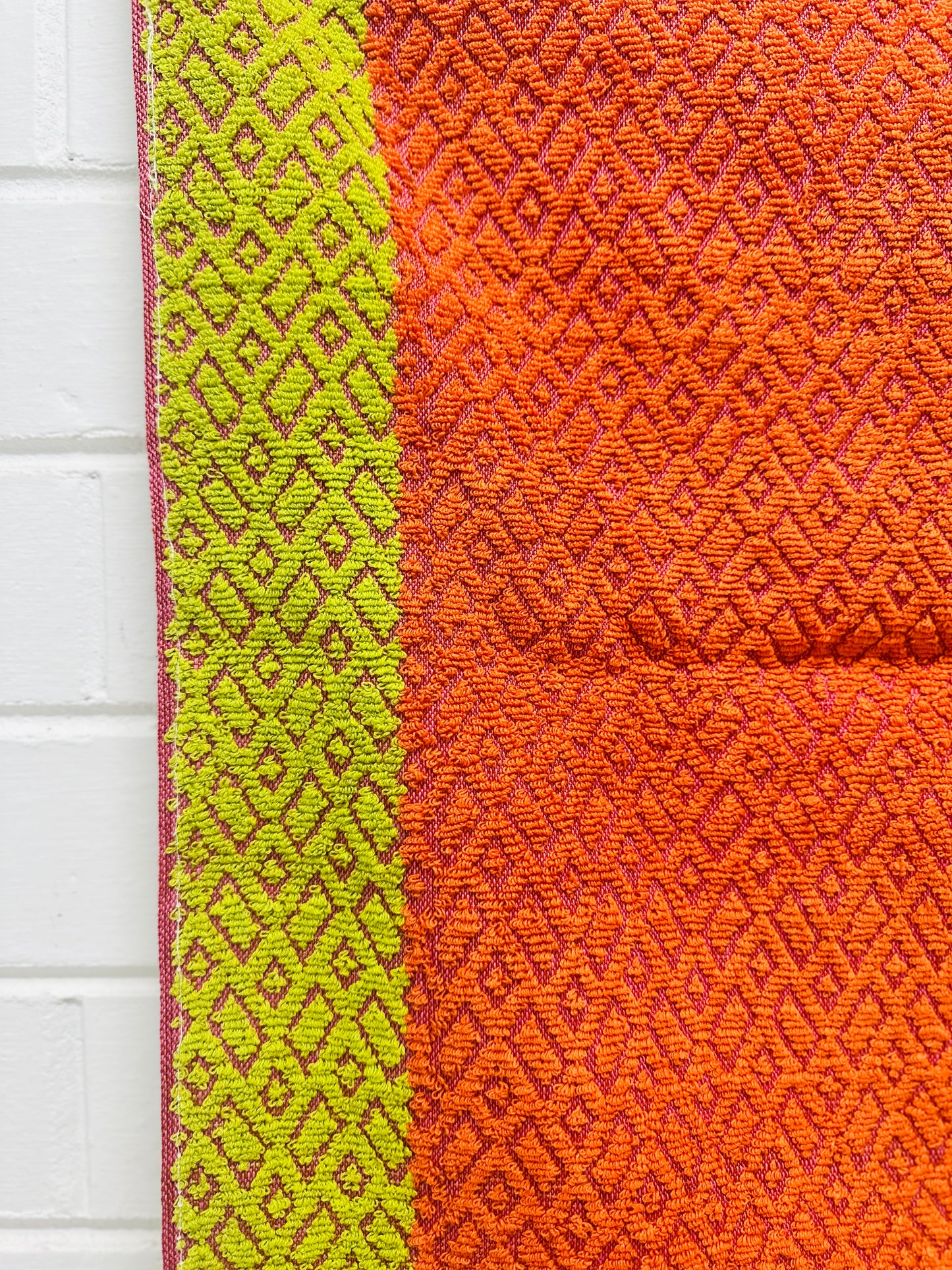 FAB Vintage Bright Crisp Bath Towel