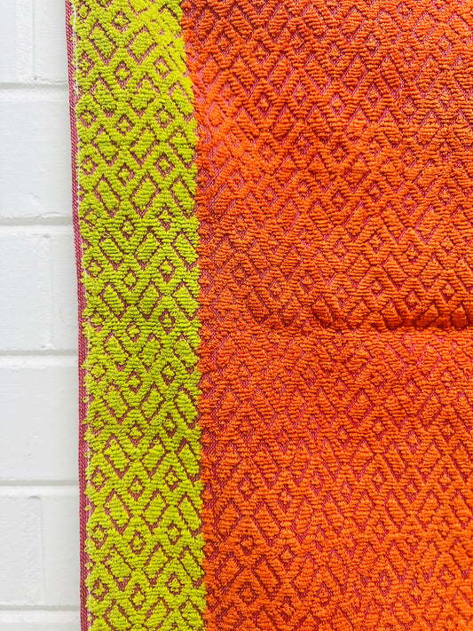 FAB Vintage Bright Crisp Bath Towel