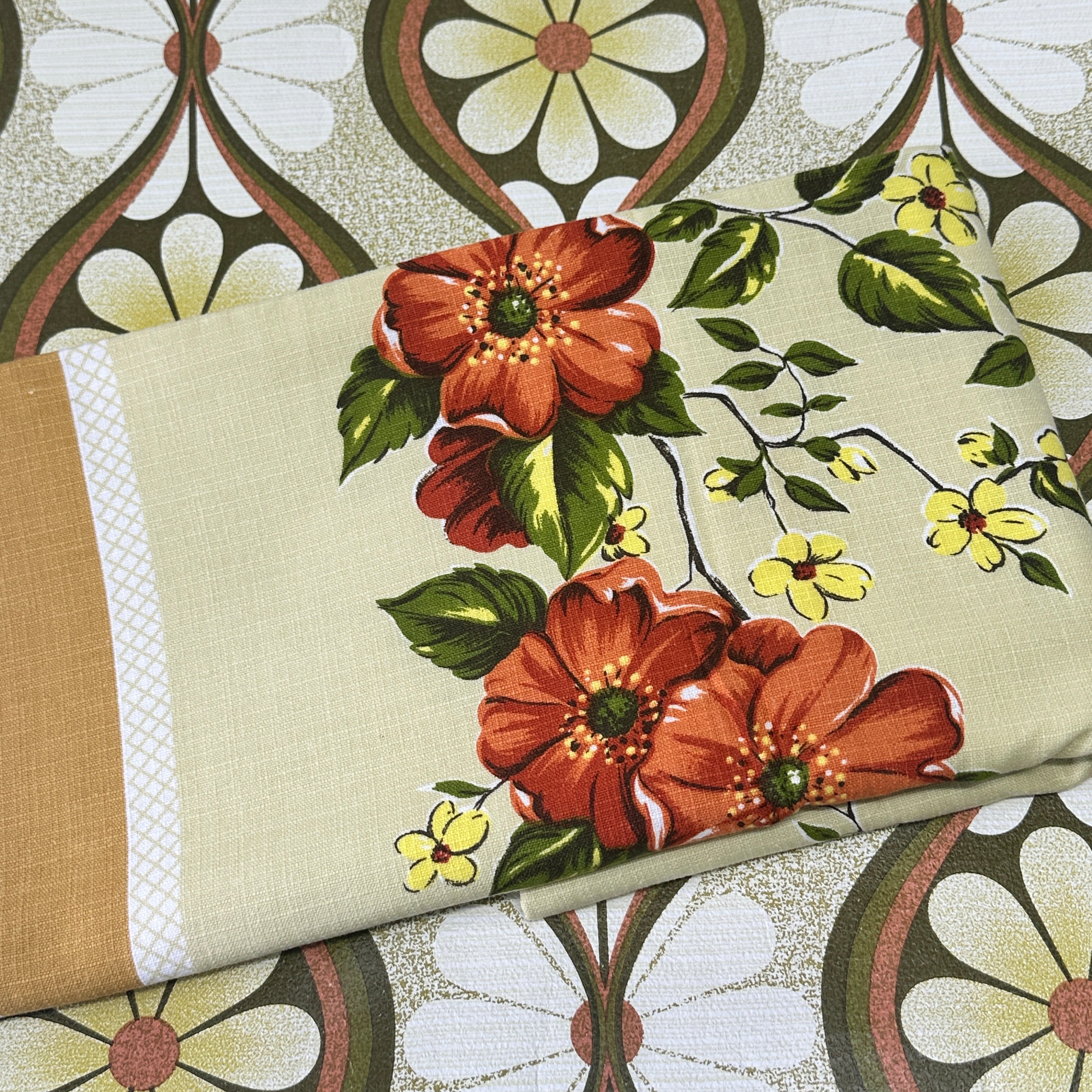 Vintage Floral Tablecloth RETRO