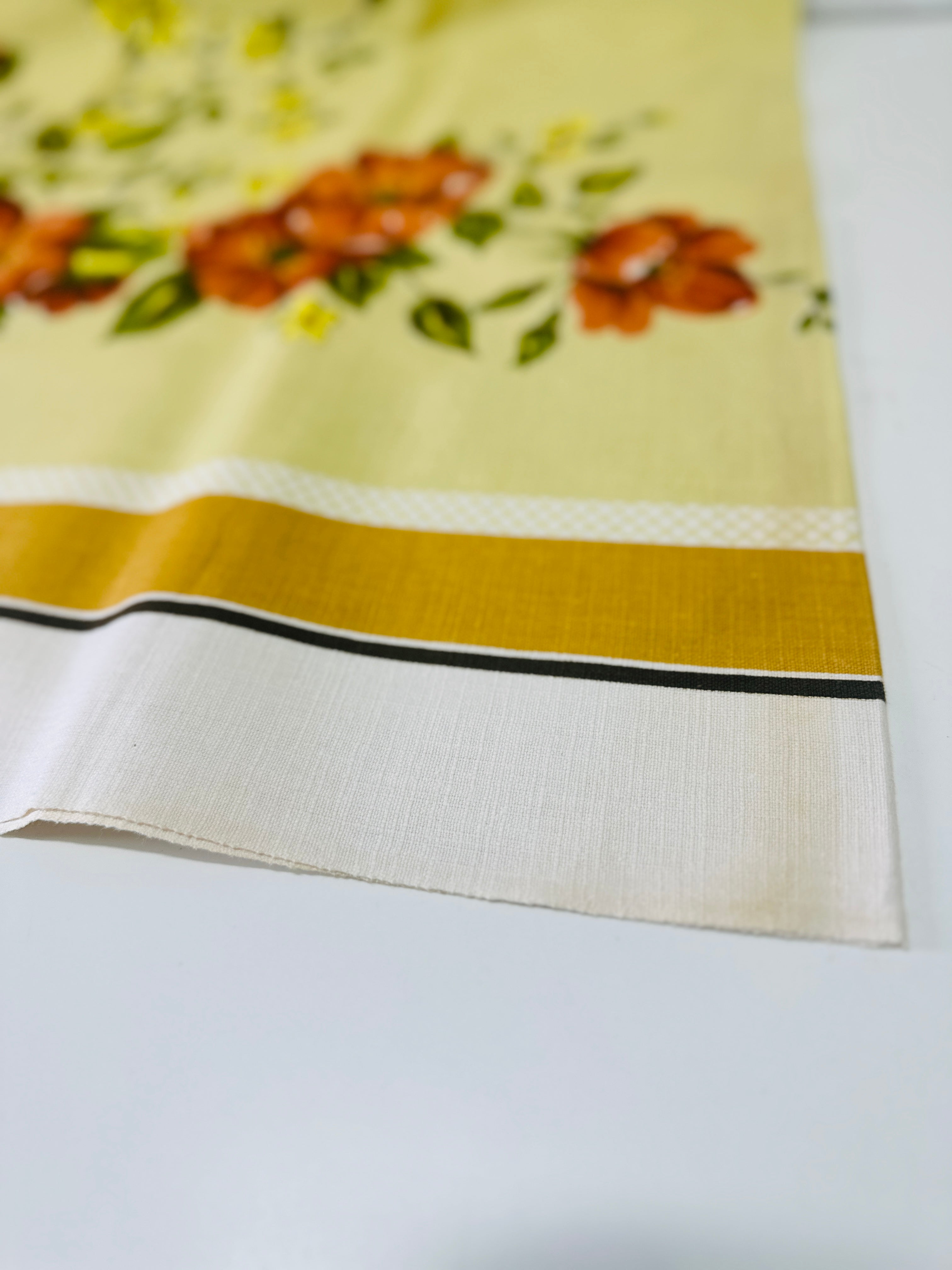 Vintage Floral Tablecloth RETRO