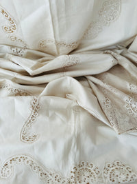 260cms New Linen Embroidered Table Cloth TAGS Huge Stunning