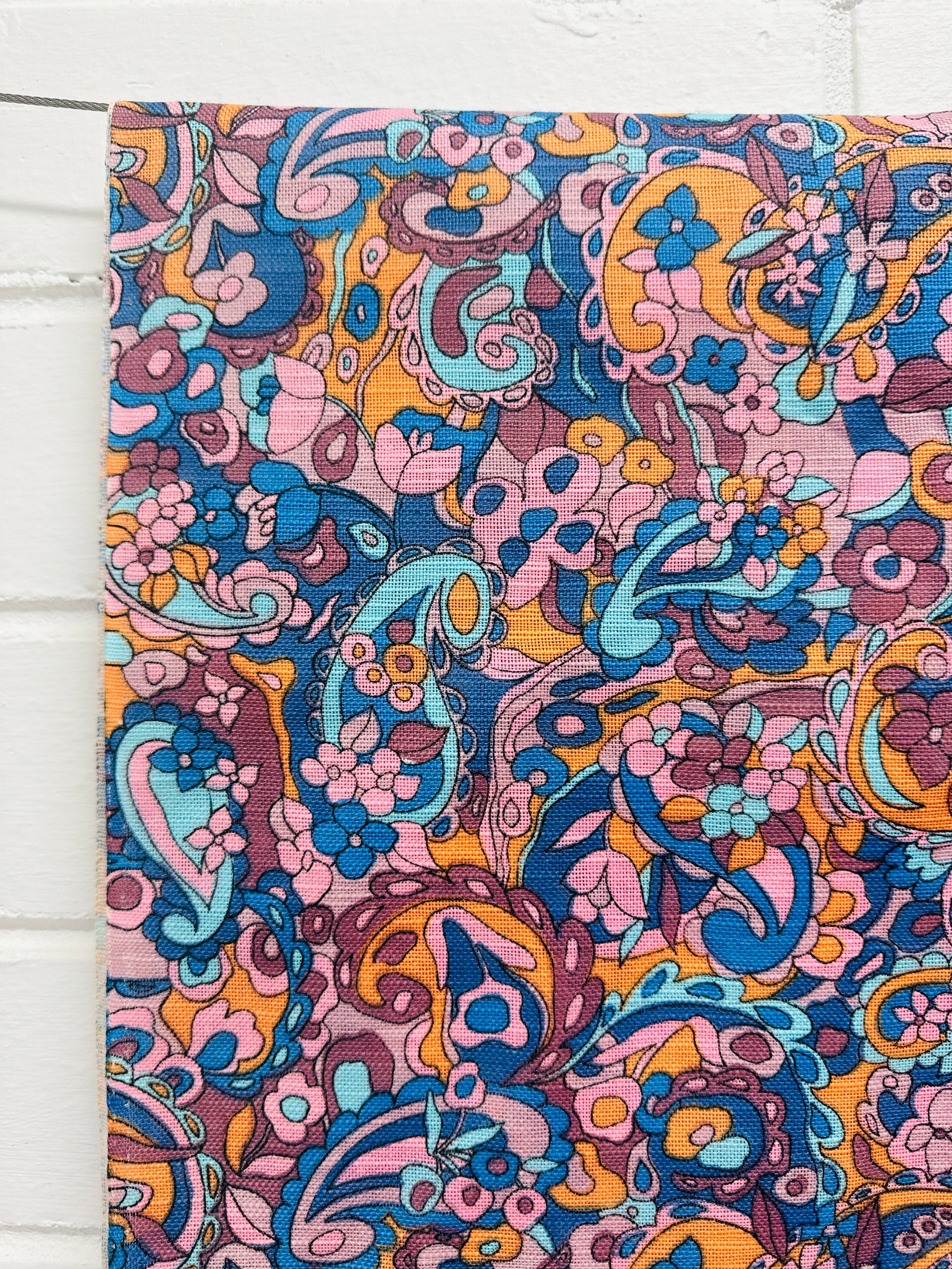 260cms Amazing Retro VINTAGE Cotton Fabric Stunning