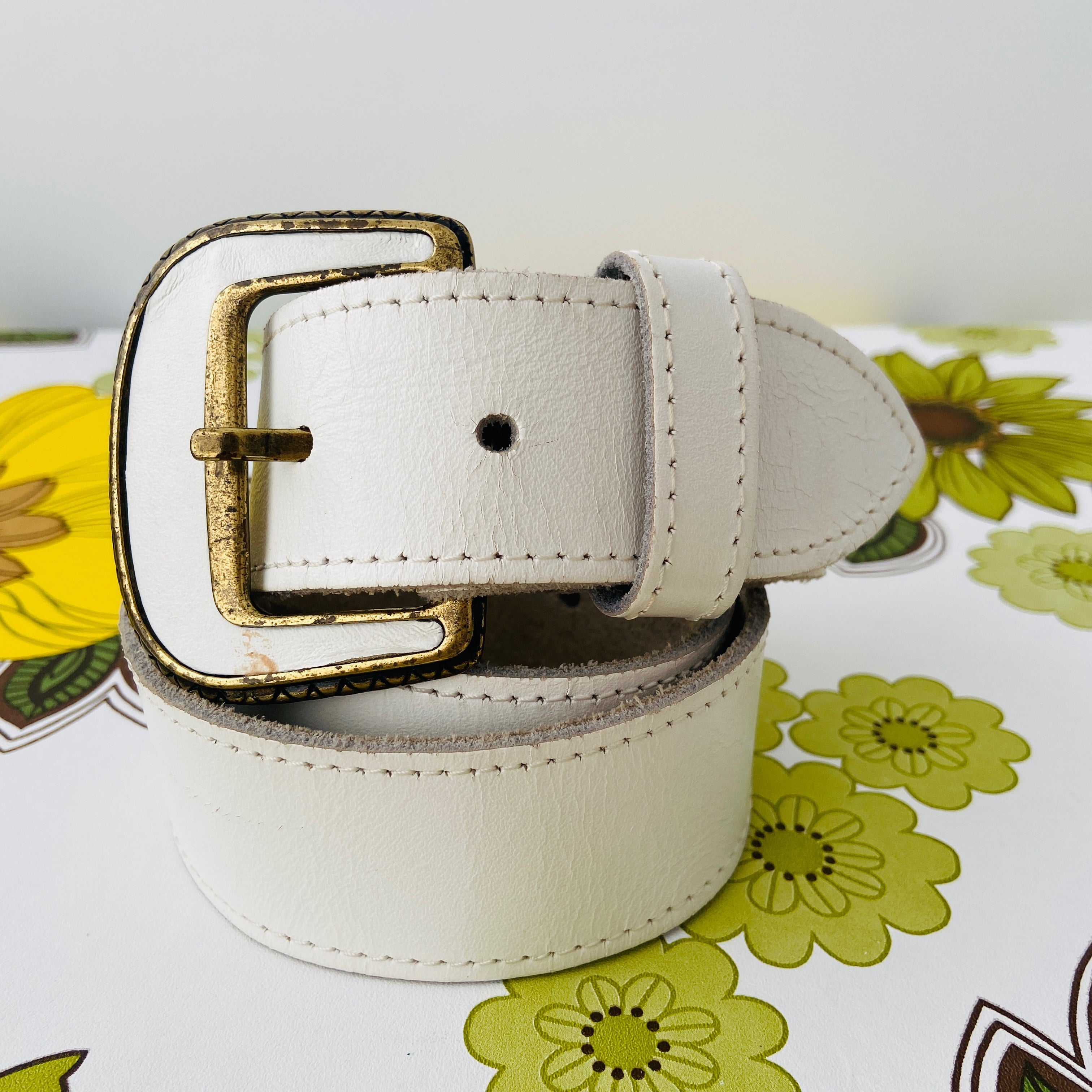 Genuine Leather White Belt Great Buckle