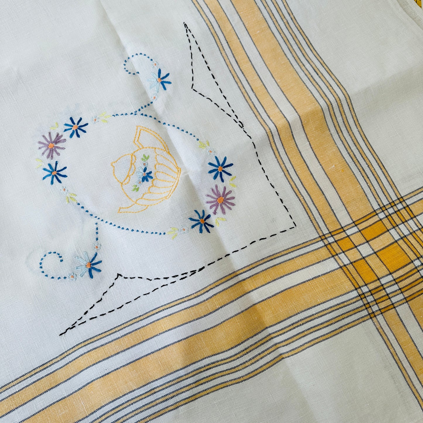 EMBROIDERED Linen Table Cloth STUNNING SET