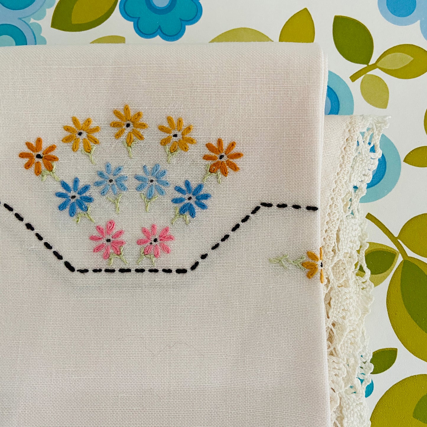 EMBROIDERED Table Cloth White Pretty Stitching Vintage CHARMING
