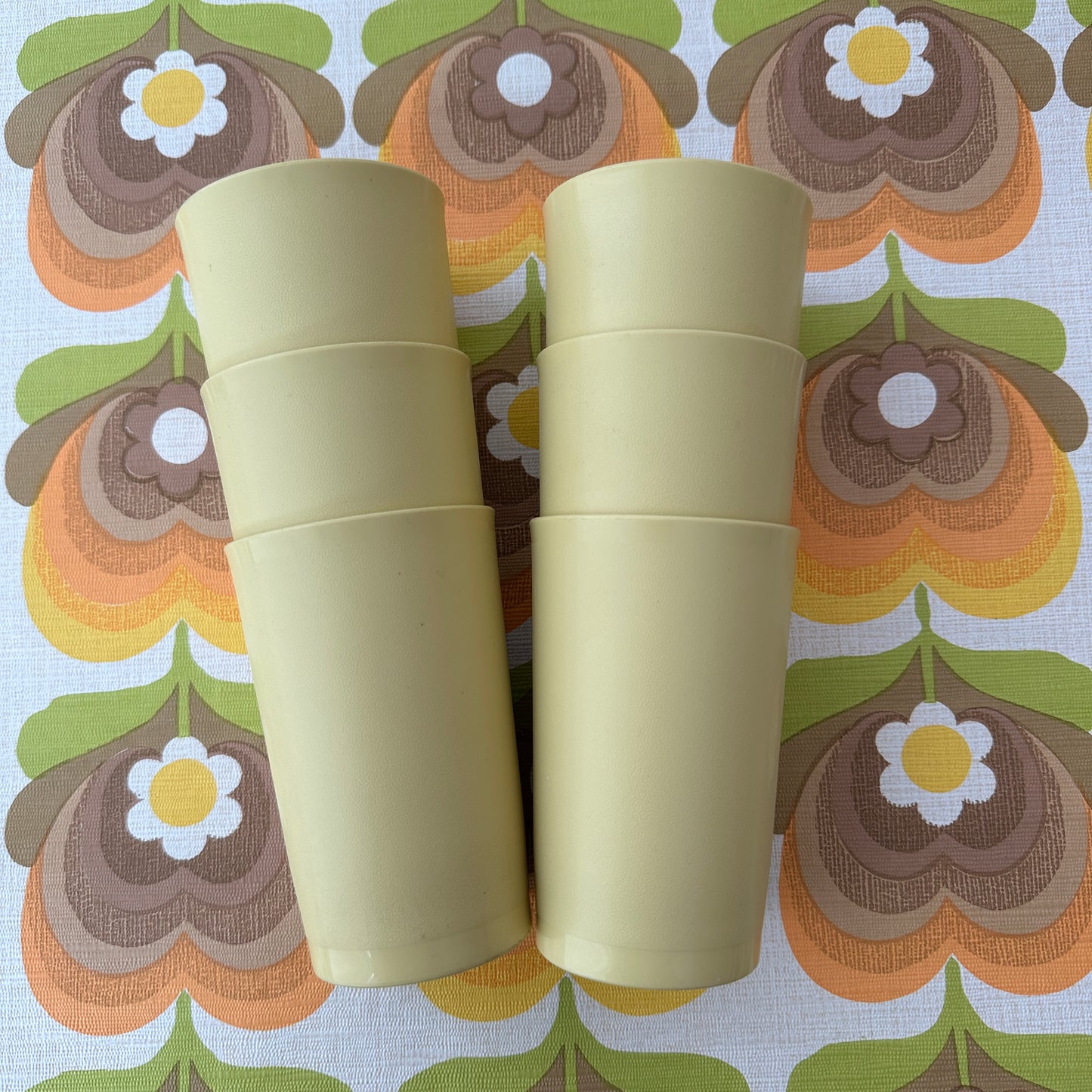 SIX Vintage TUPPERWARE CUPS Picnic Caravan