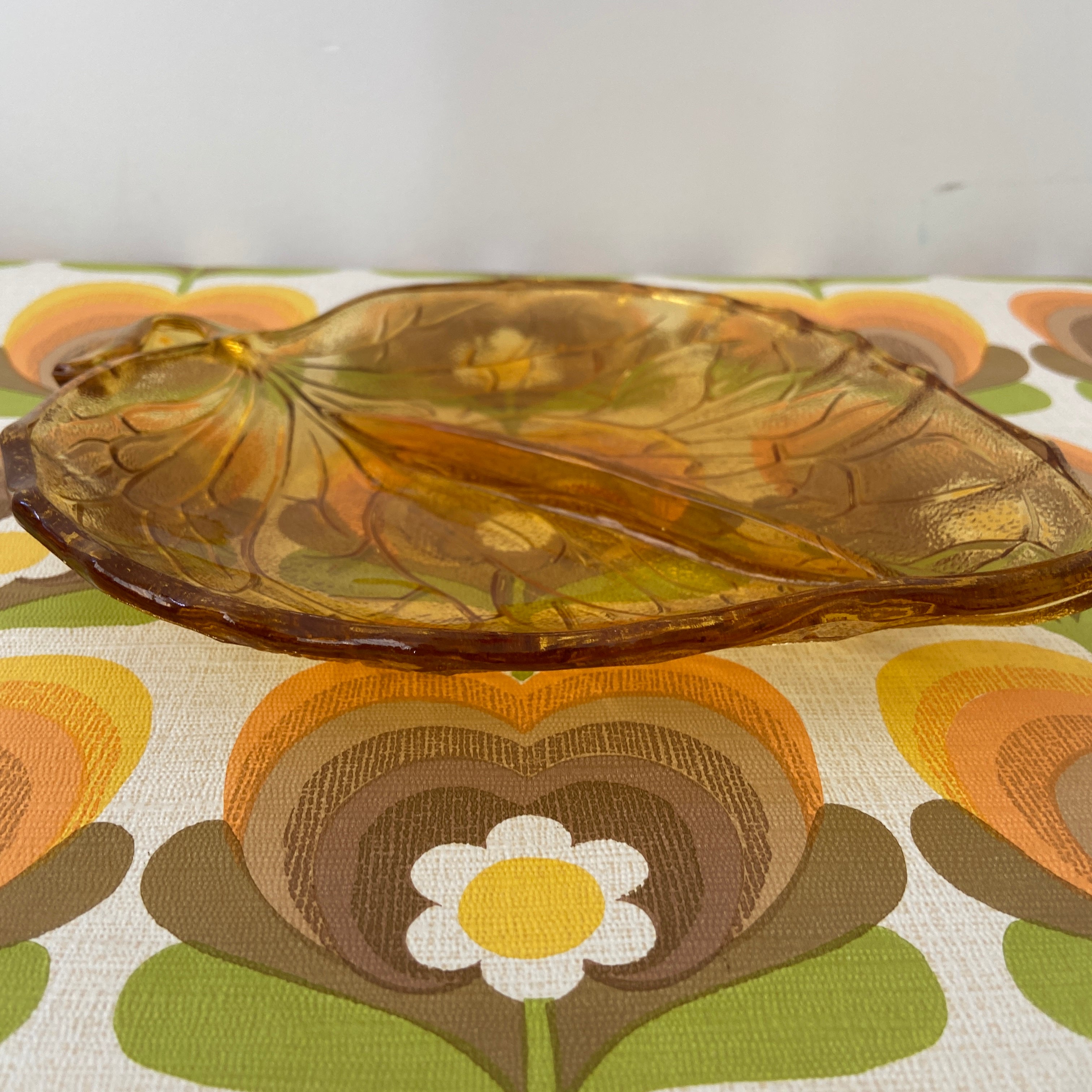 AMBER Glass Vintage Leaf Dish Plate RETRO