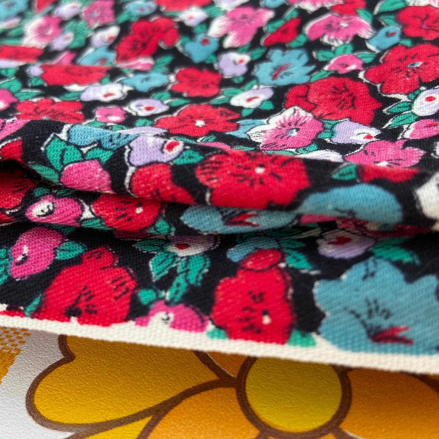 Vintage Floral FABRIC Bright COTTON Craft Sewing LOVELY