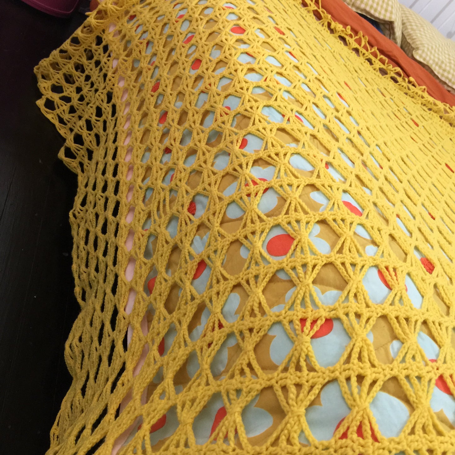 YELLOW Knitted Blanket Bed TOPPER Fun Childs Bedroom Rug Bedspread Vintage