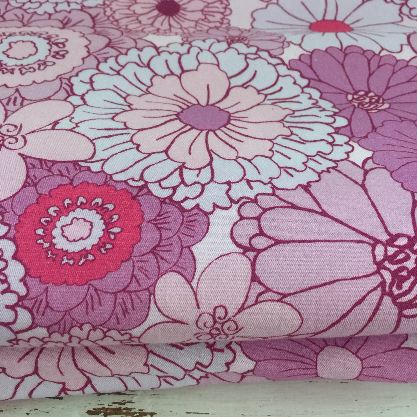 NEW 150cms Wide Fabulous Cotton Fabric Floral Retro Design Exclusive to Pink Peacock